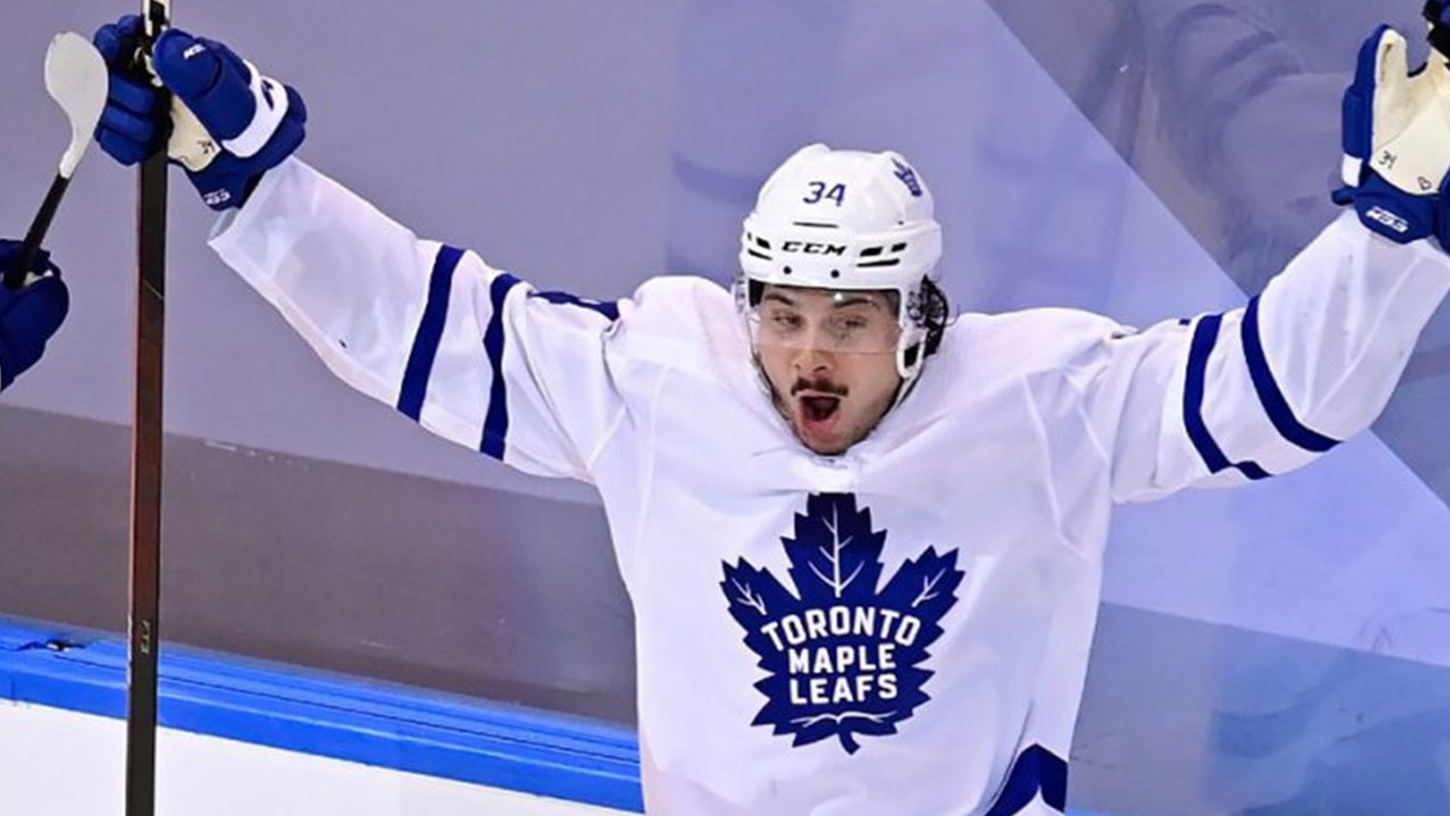 Auston Matthews scores 200th career goal against ex-teammate Freddy Andersen 