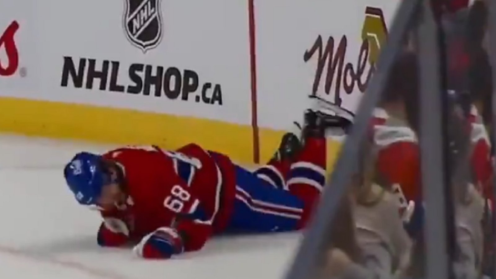 Mike Hoffman sums up the Habs' season in 7 seconds.