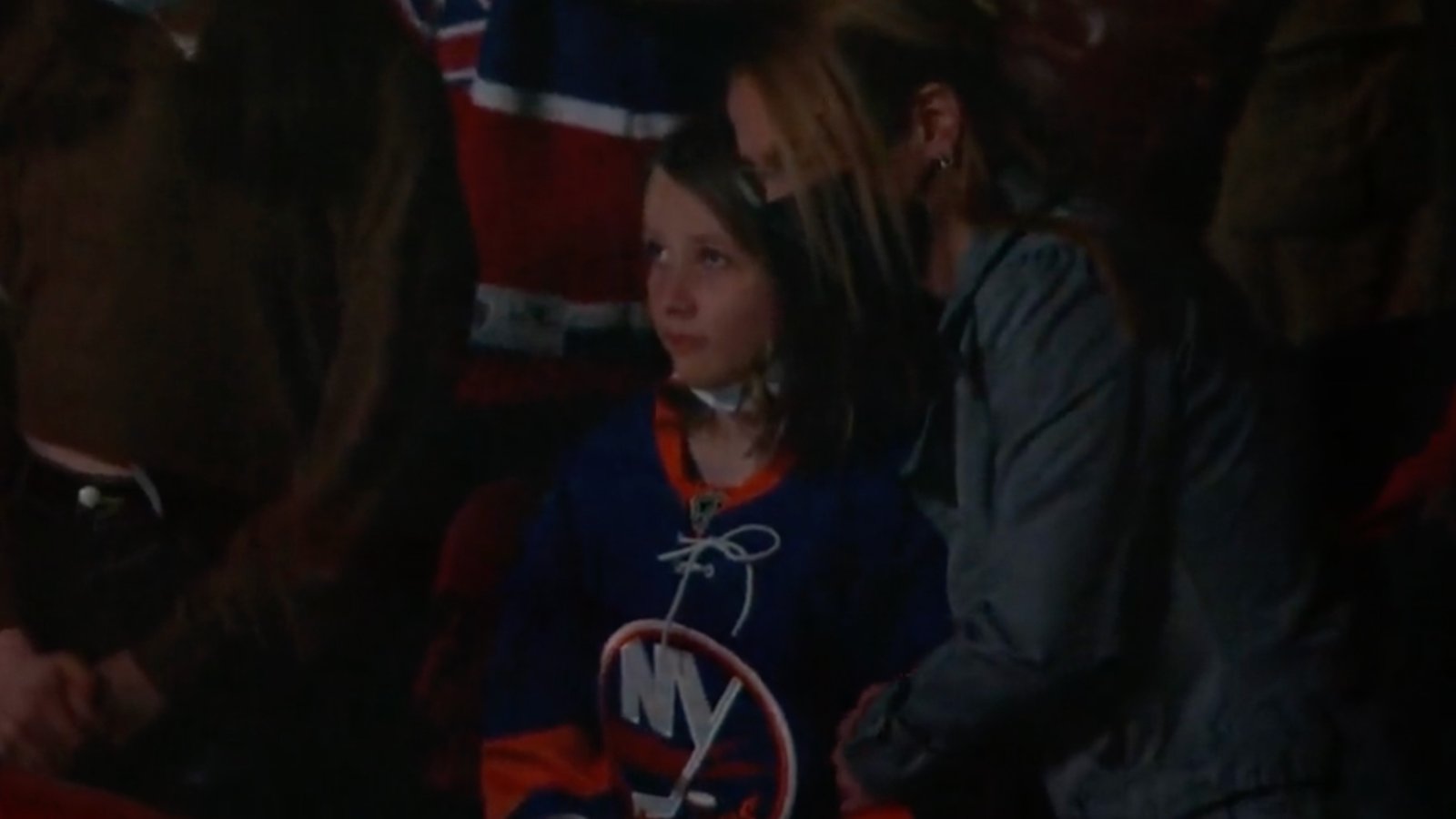 Mike Bossy’s family at Bell Centre for emotional tribute prior to Habs-Isles game
