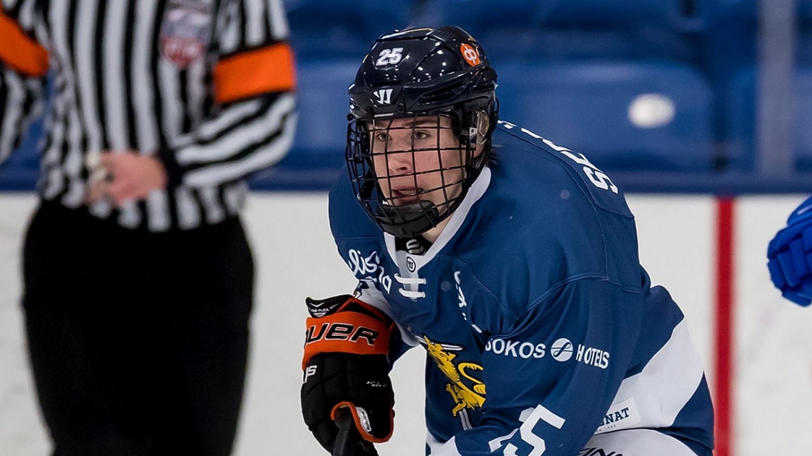 Kraken sign 21 year old free agent defenseman on Saturday.