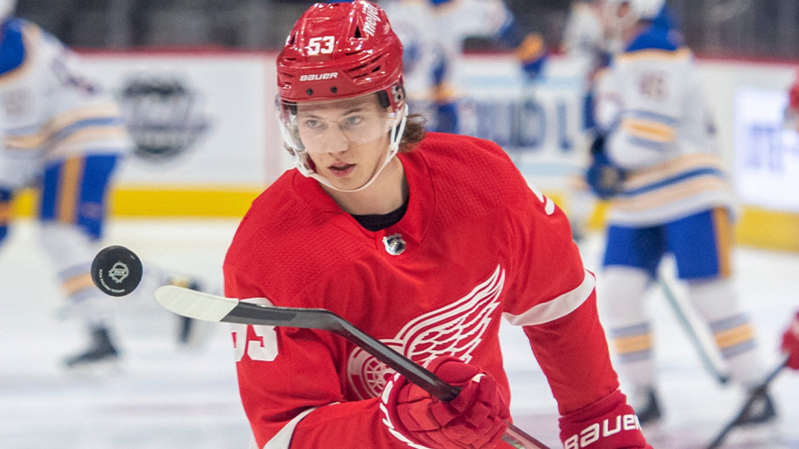 Detroit Red Wings rookie defenseman Moritz Seider earns NHL honor!