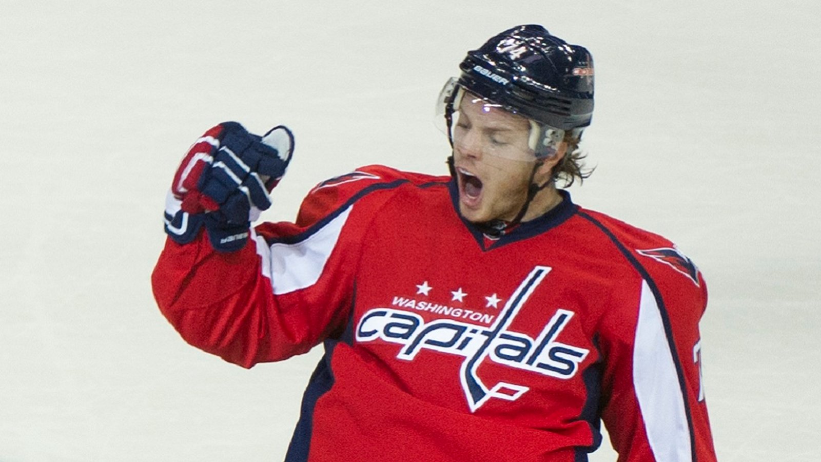 Rumor: Capitals bringing back old school jersey design next season.