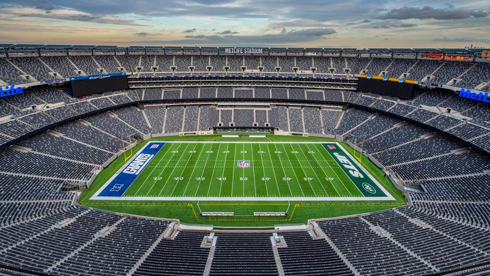 Insiders break news of NHL's two Stadium Series games in 2024