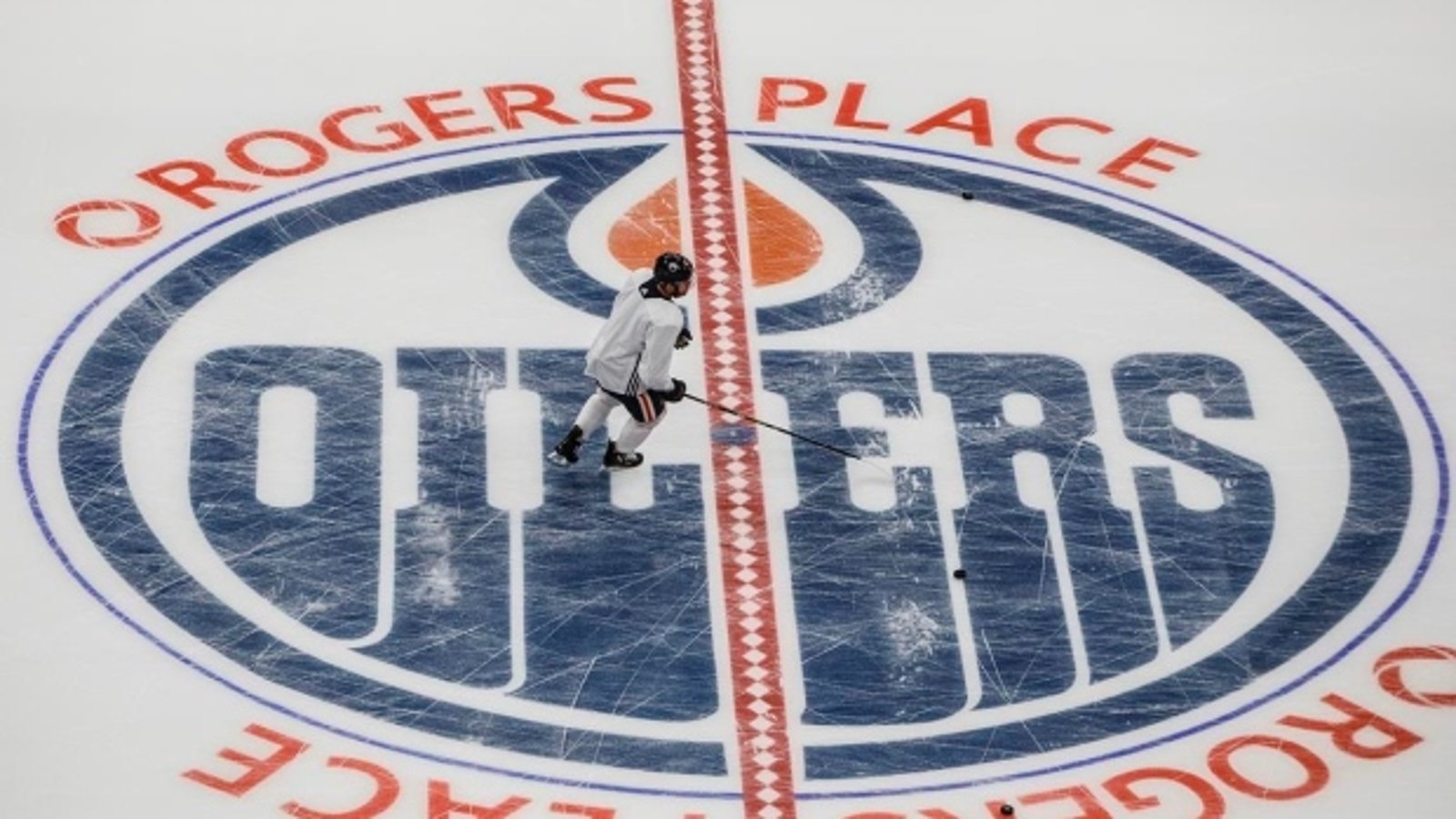 MUST SEE: Connor McDavid wears new Oilers uniform