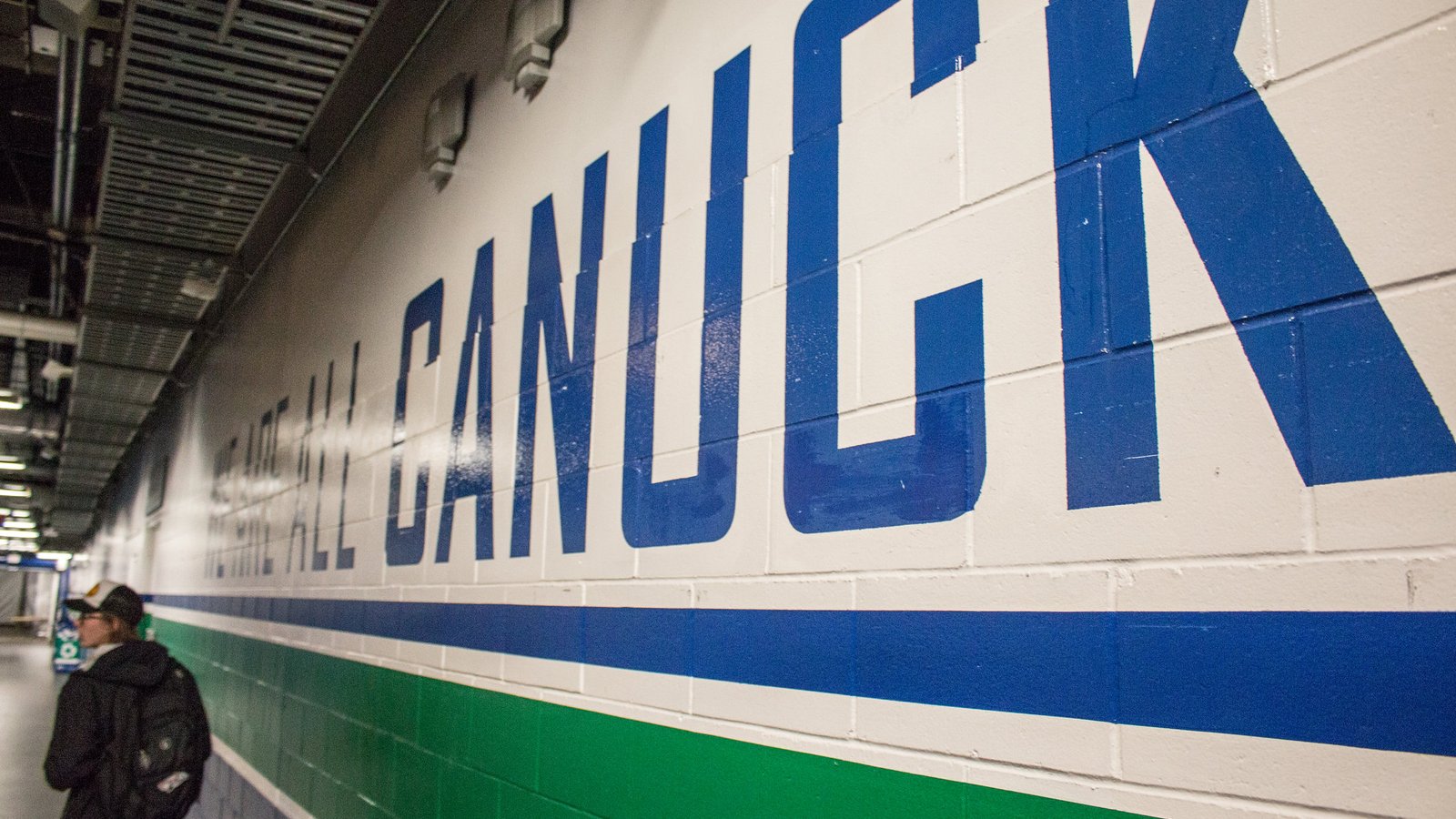 The Canucks have chosen their new head coach! 