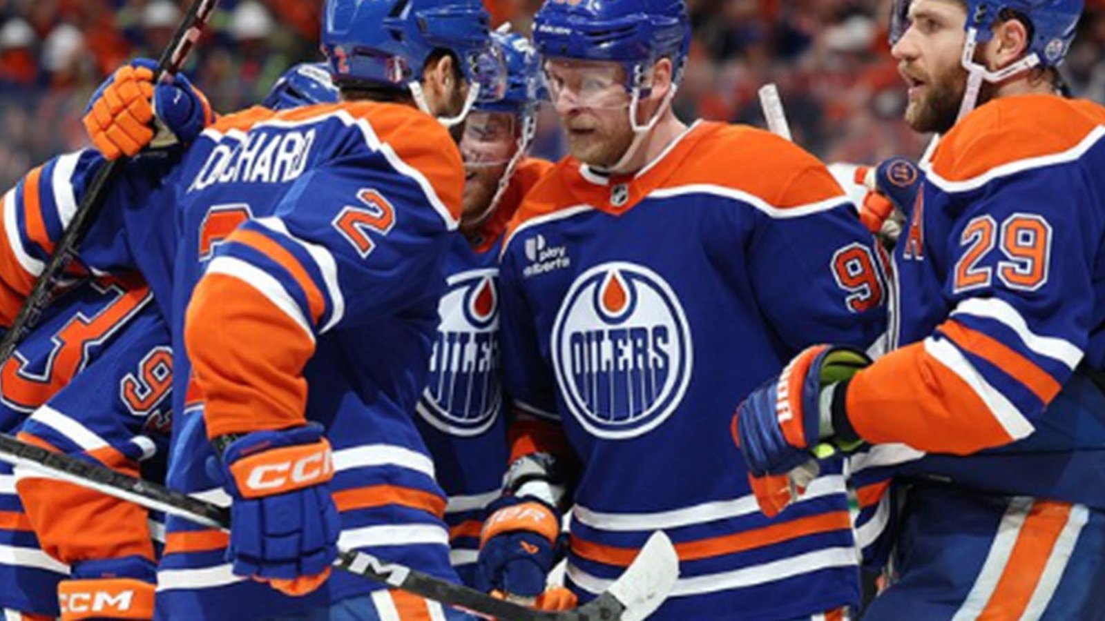 Oilers fans scream 'We Want the Cup' as Oilers win Game 4