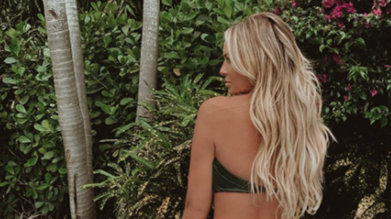 Paulina Gretzky stuns with bikini photo from honeymoon vacation in Bahamas