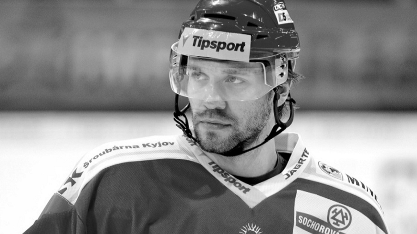 Former NHL defenseman Tomas Kloucek dies tragically at 45 years old.