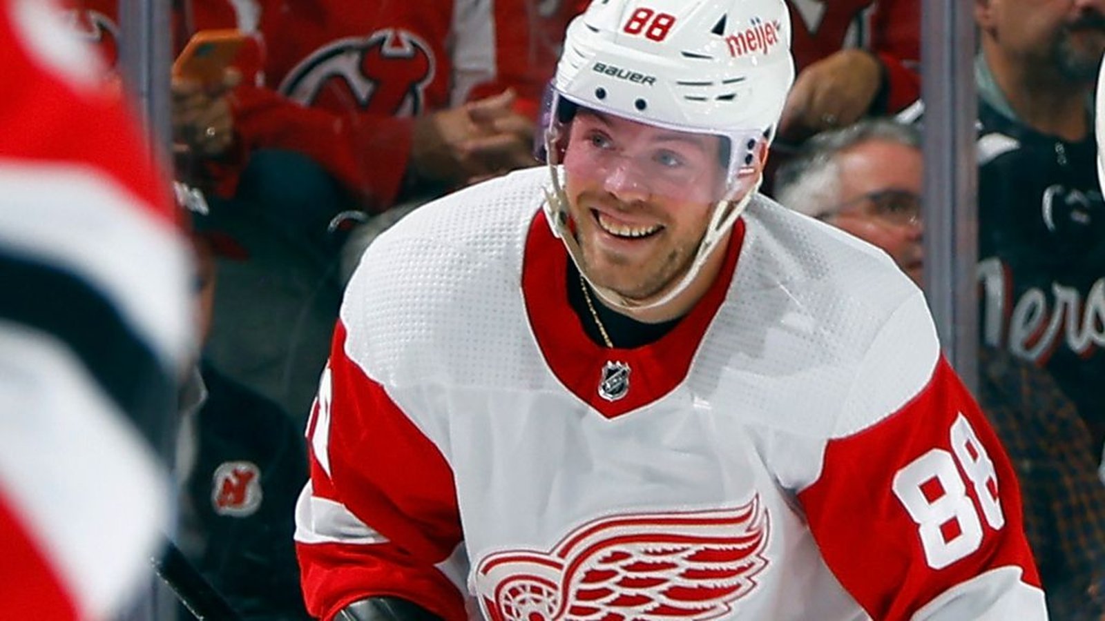 Daniel Sprong announces his new sweater number