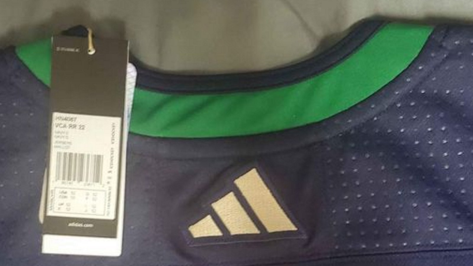 Rumor: New Canucks reverse retro jersey leaked early.
