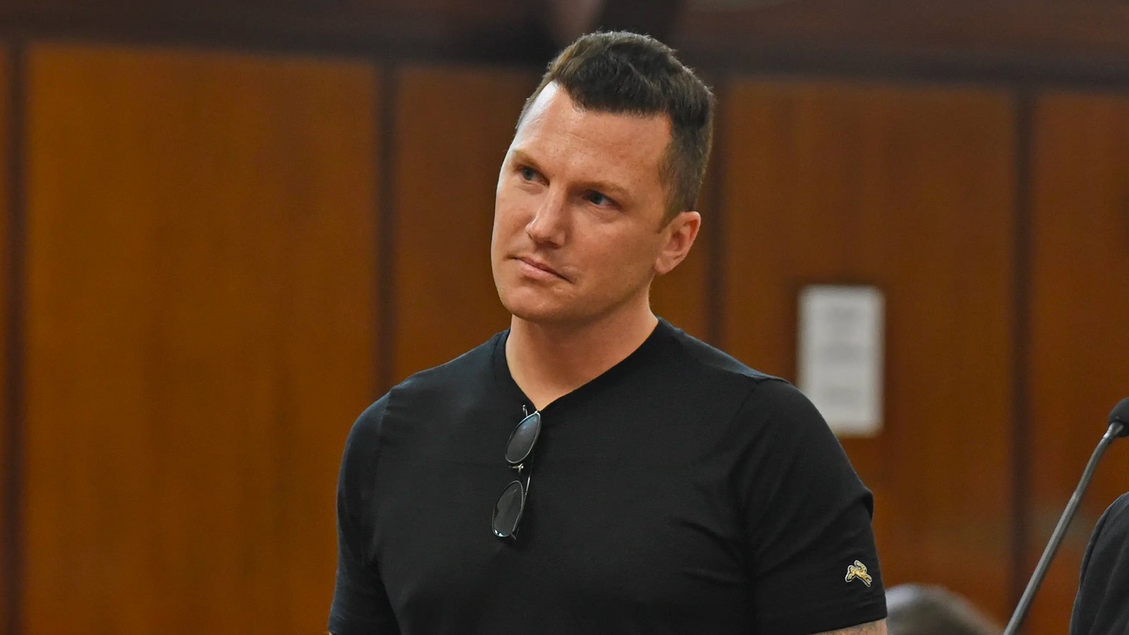 Sean Avery represents himself in court, insults a reporters and defies the judge!