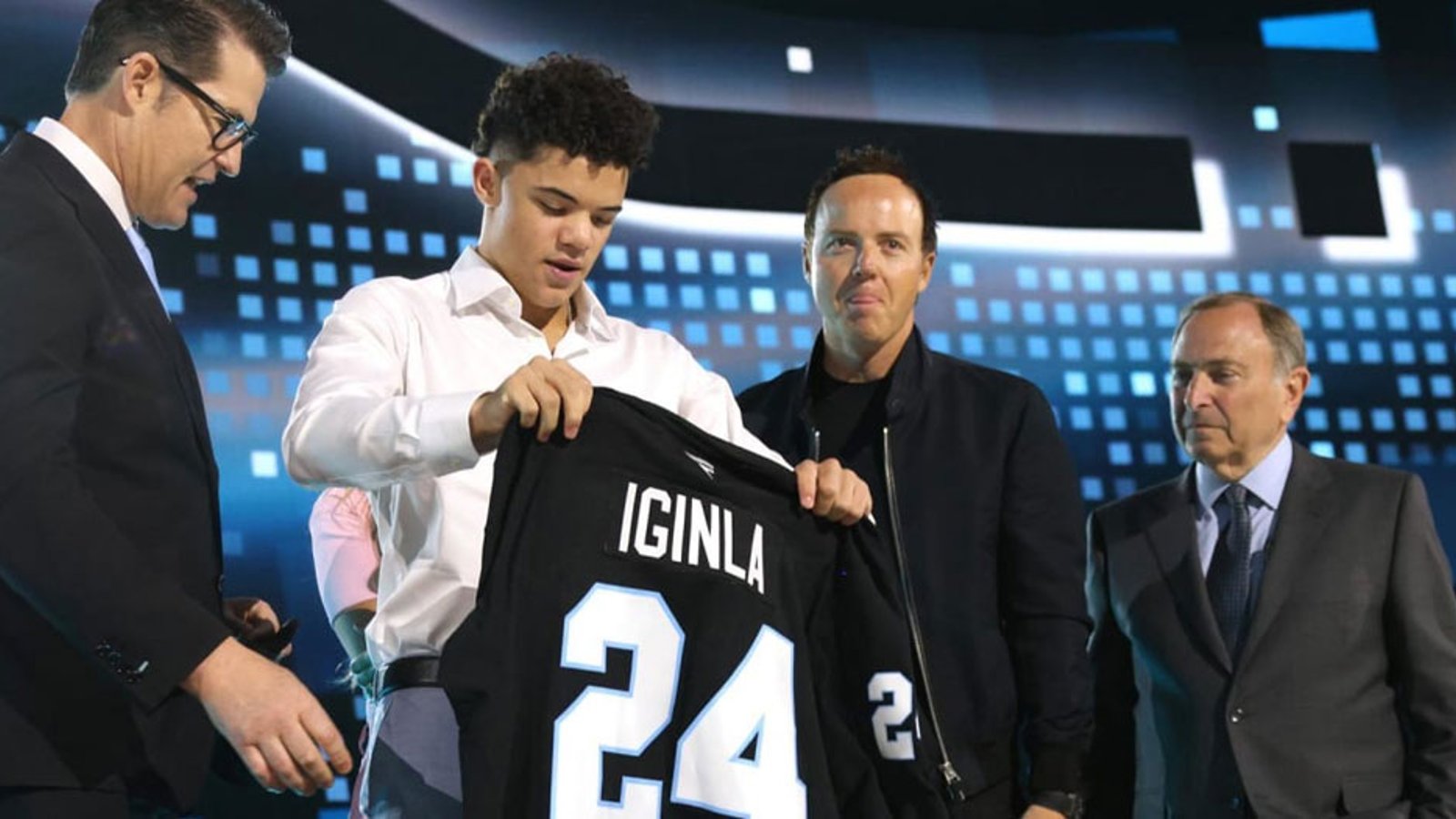 Tij Iginla officially signs his first NHL contract