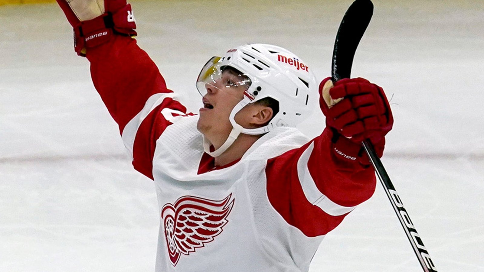 Detroit Red Wings rookie Lucas Raymond earns shoutout from Detroit Lions 