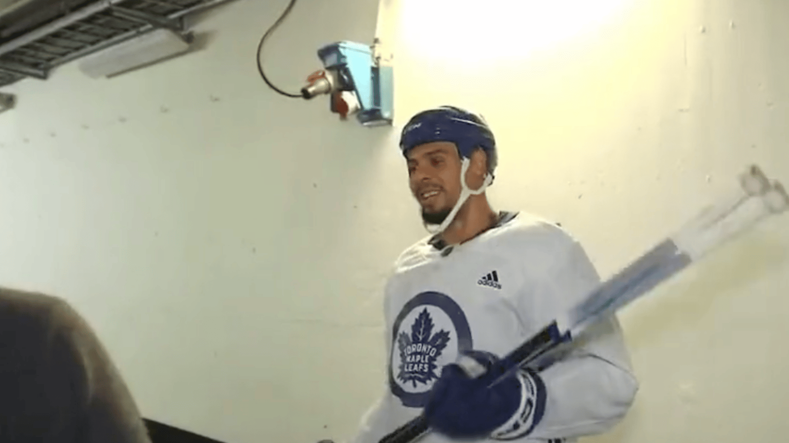 Ryan Reaves crashes ex-teammate Kirill Kaprizov's interview 
