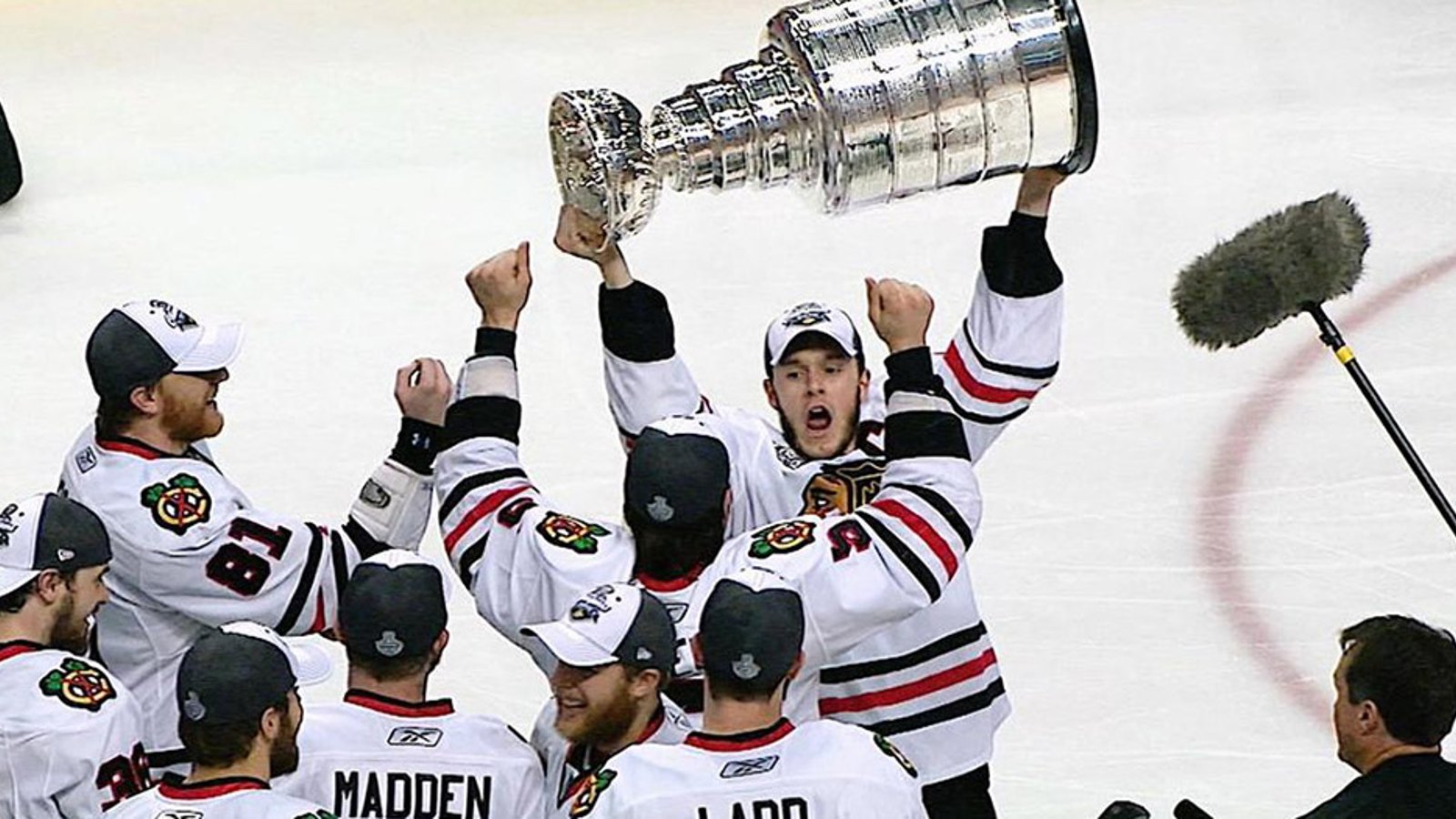 Blackhawks locker room celebration photo reveals homophobic diss at Chris Pronger 
