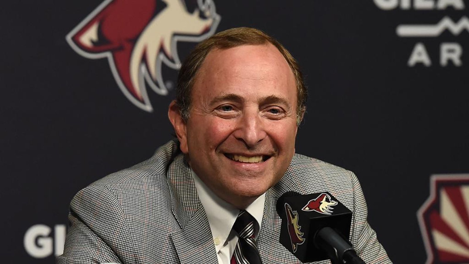 Gary Bettman may have found a way to keep the Coyotes in Arizona!