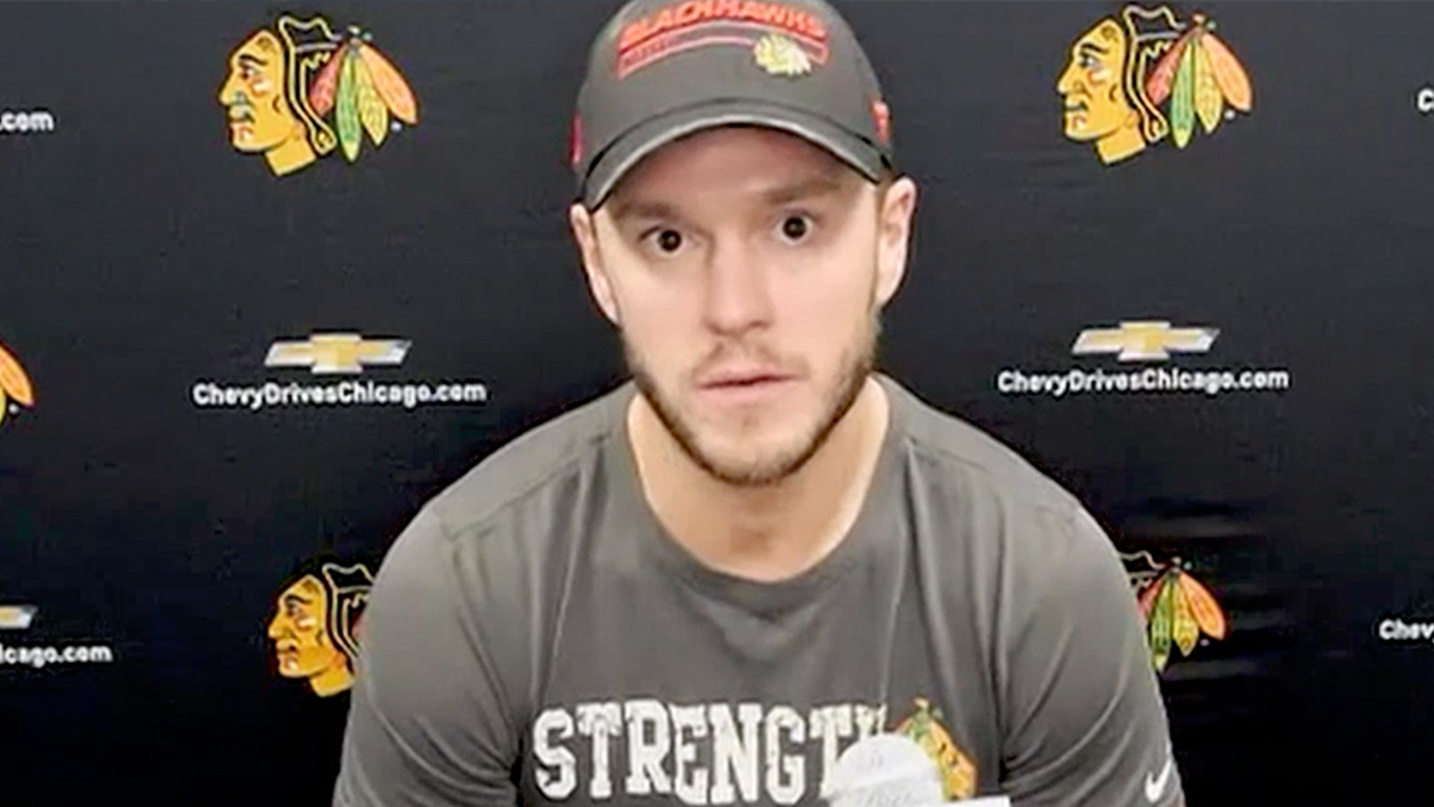Blackhawks captain Jonathan Toews sounds off on empty seats at United Center 