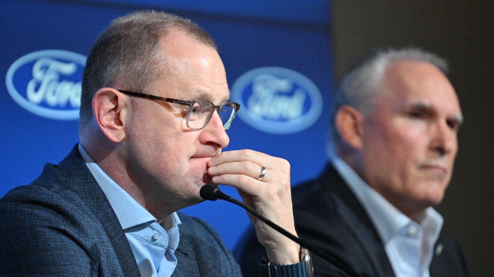 Maple Leafs make desperate signing on Wednesday morning