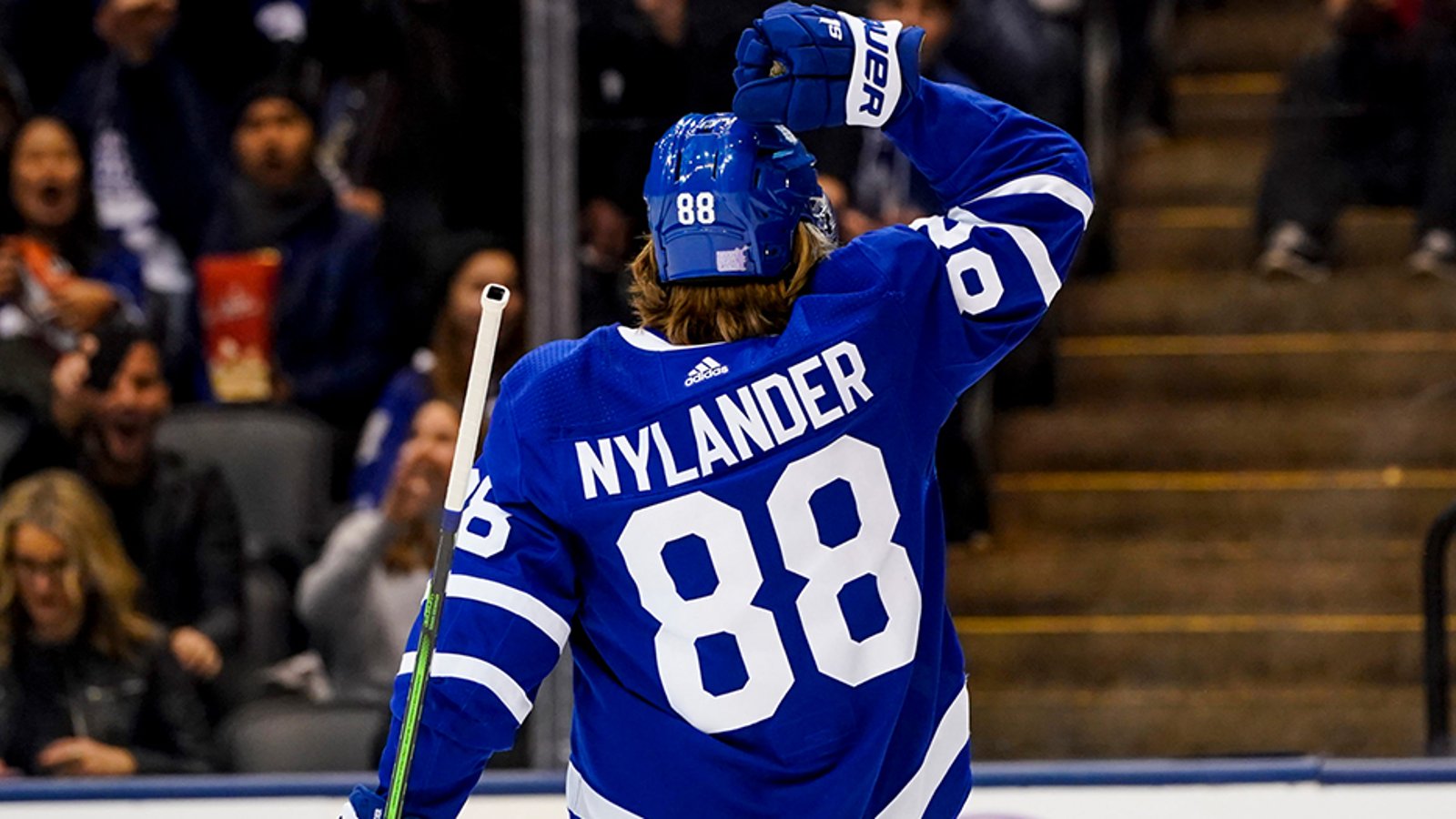 William Nylander buries overtime winner to take down Bolts! (VIDEO)
