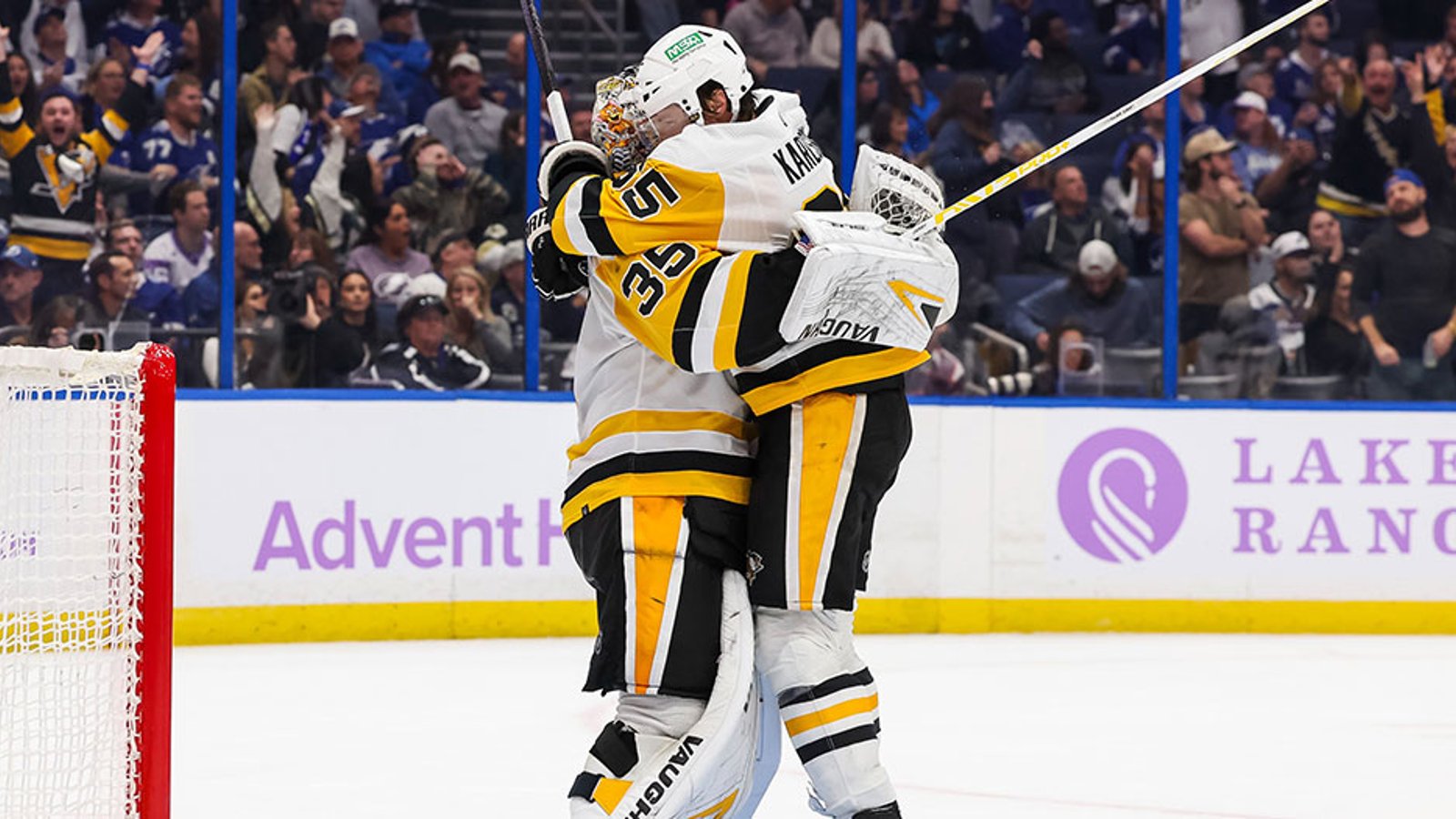 Penguins' bench goes absolutely insane as Tristan Jarry scores first goalie goal in team history