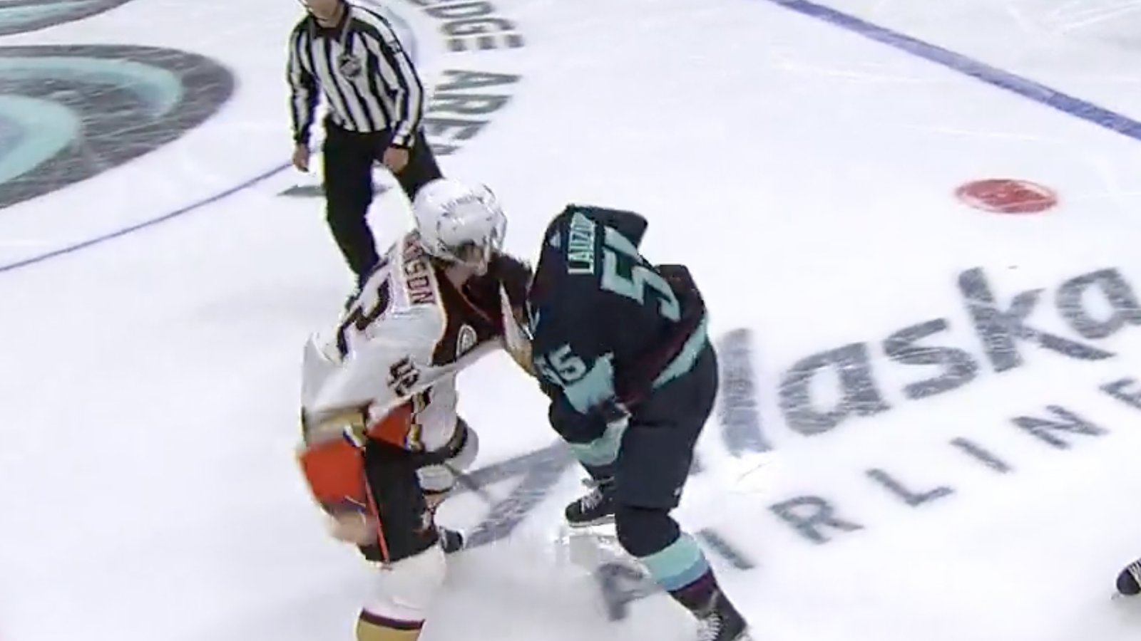 Heavyweight spiriting fight between Manson and Lauzon!