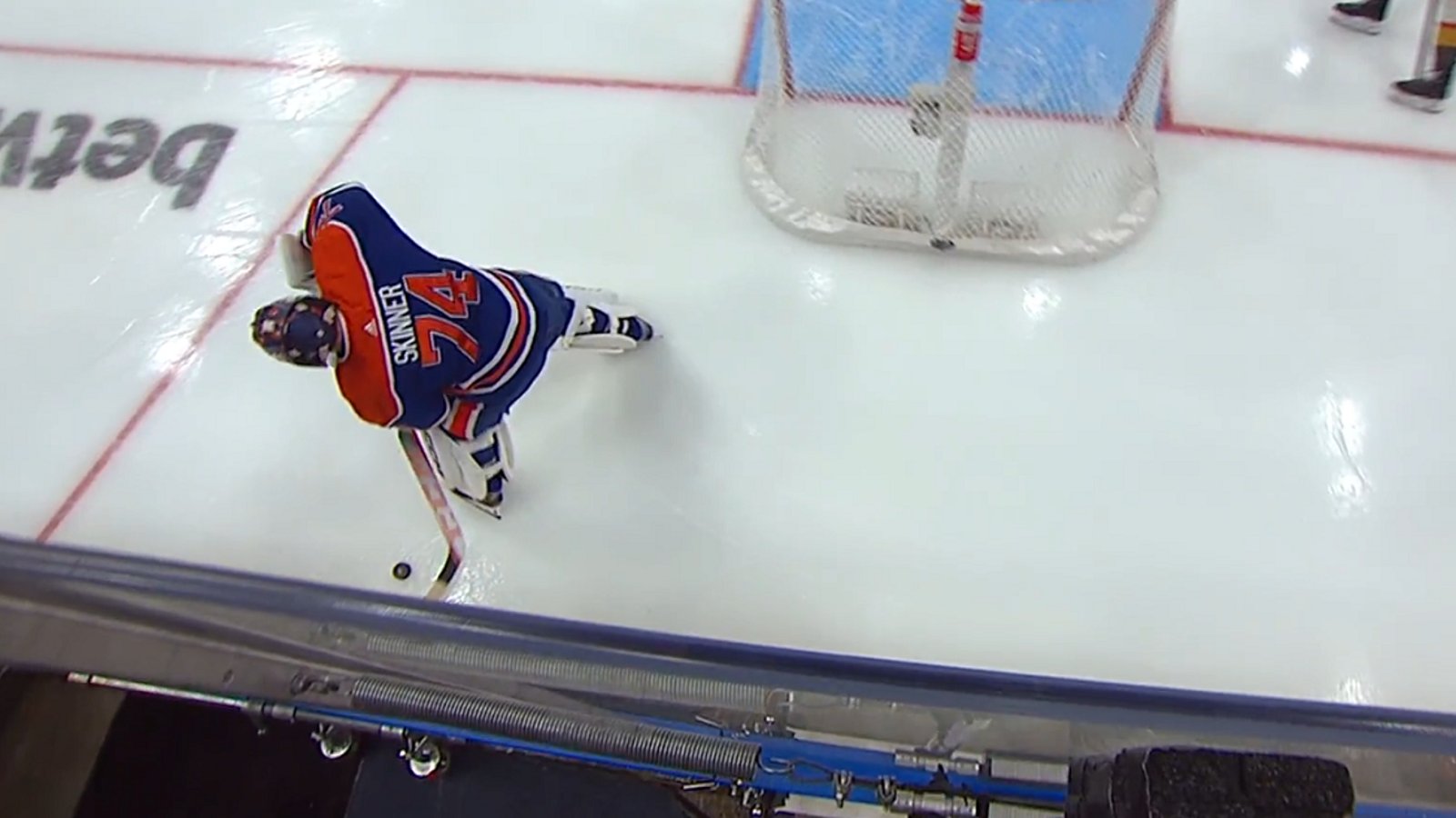 Stuart Skinner gives up a goal just 24 seconds into Game 6.