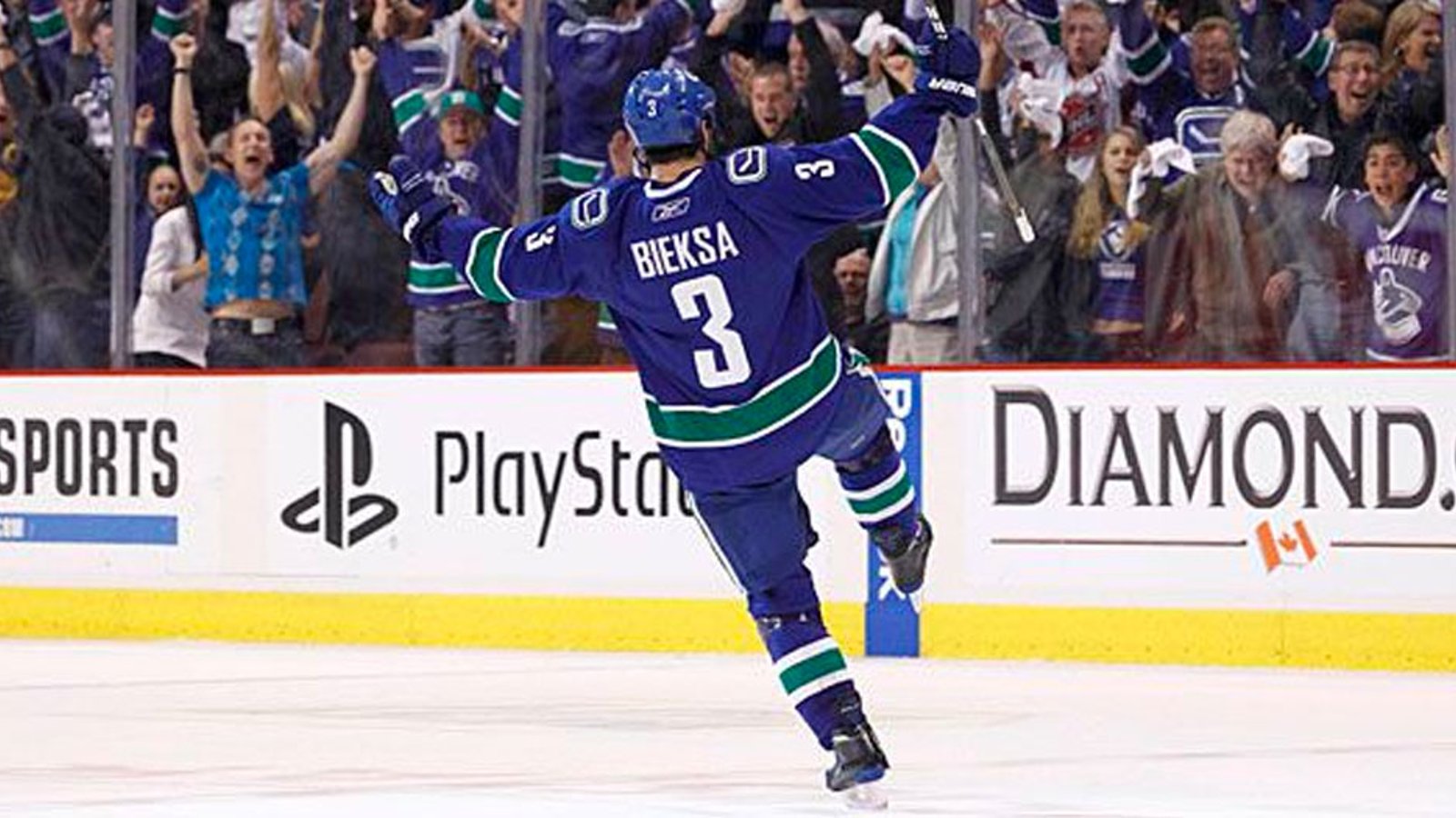 Bieksa signs a one day contract with the Canucks