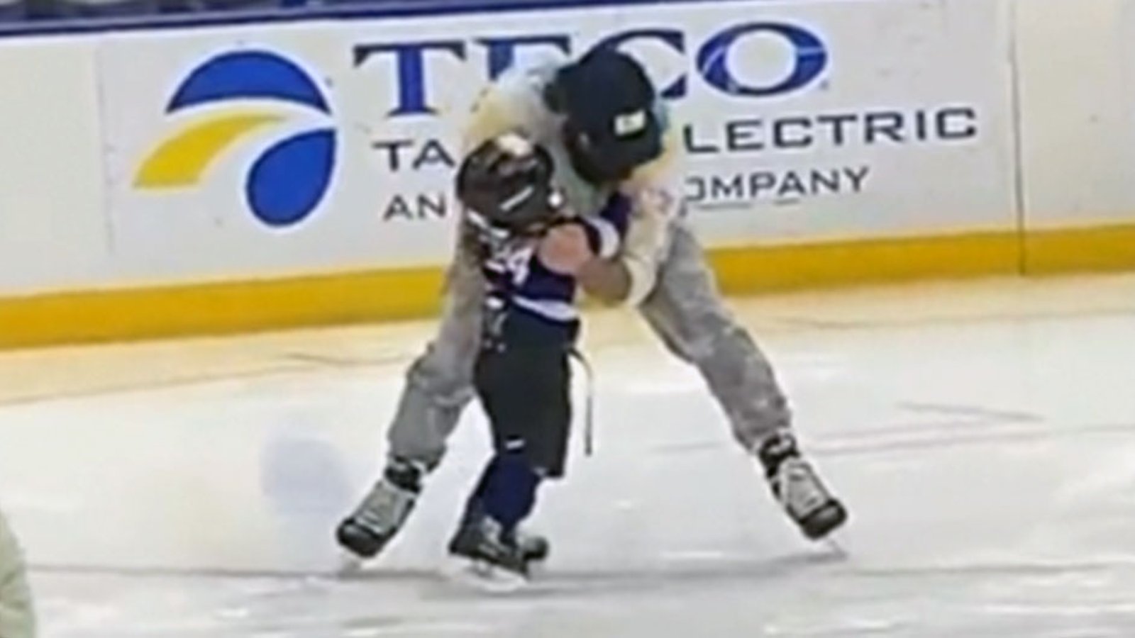 Zach Bogosian drops the gloves with his 3 year old son