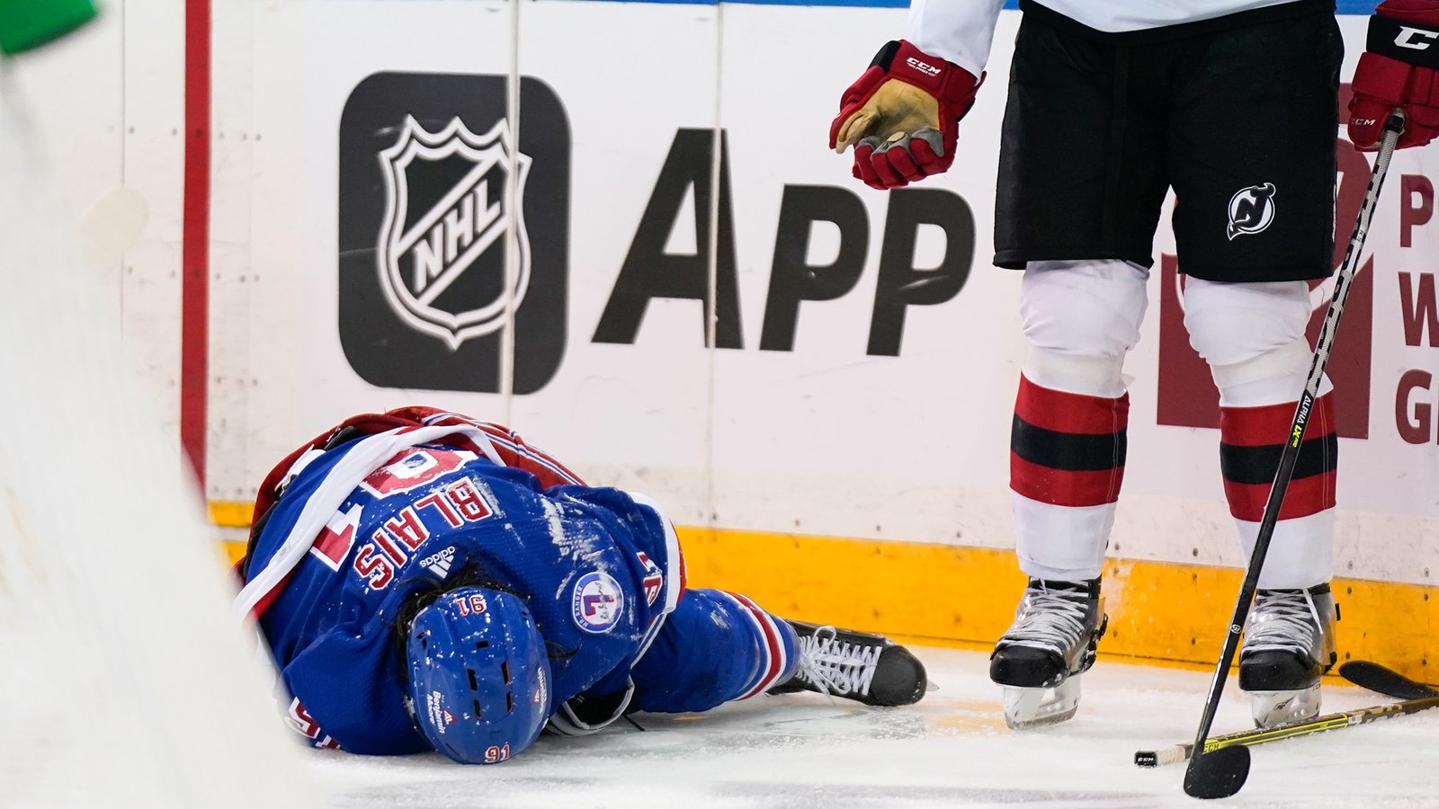 Rangers urgently seeking help on the trade market