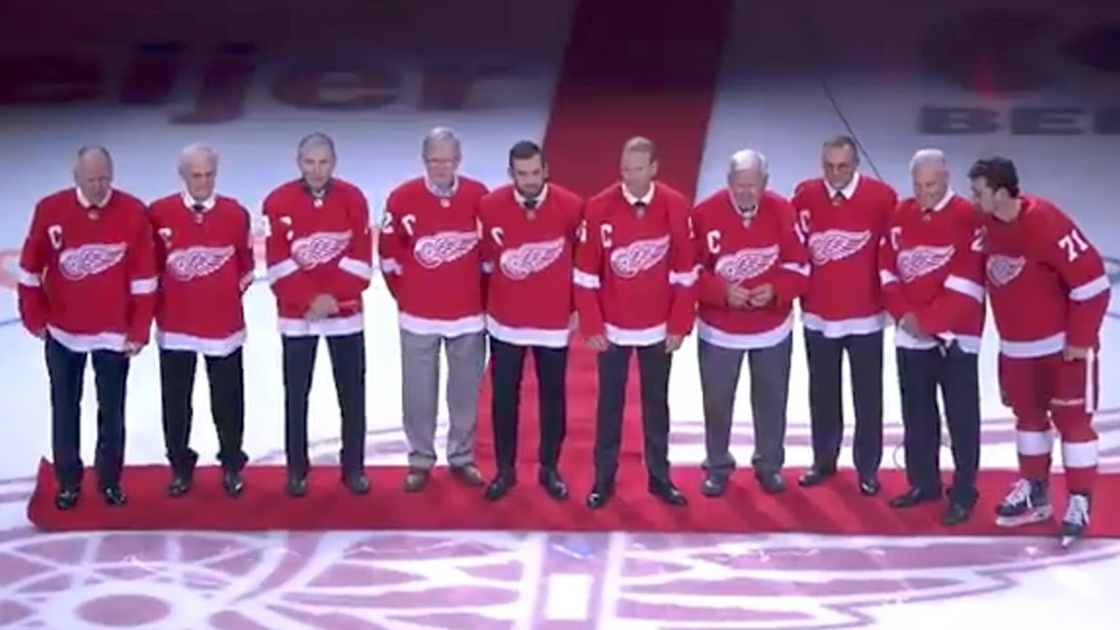 Past legends officially pass Detroit Red Wings captaincy to Dylan Larkin (VIDEO)