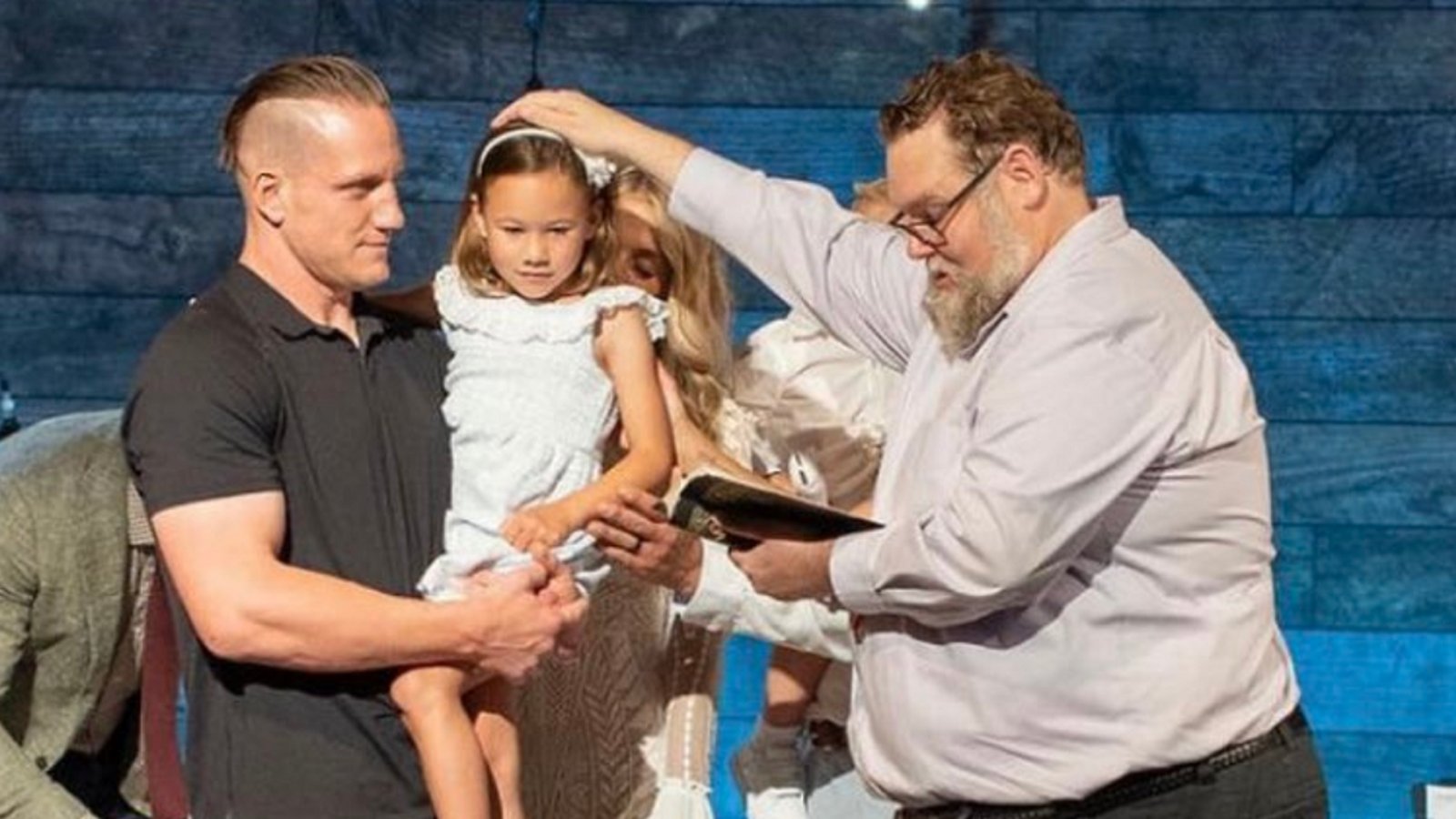 Jack Johnson may have given his 3 children hockey-themed superpowers.