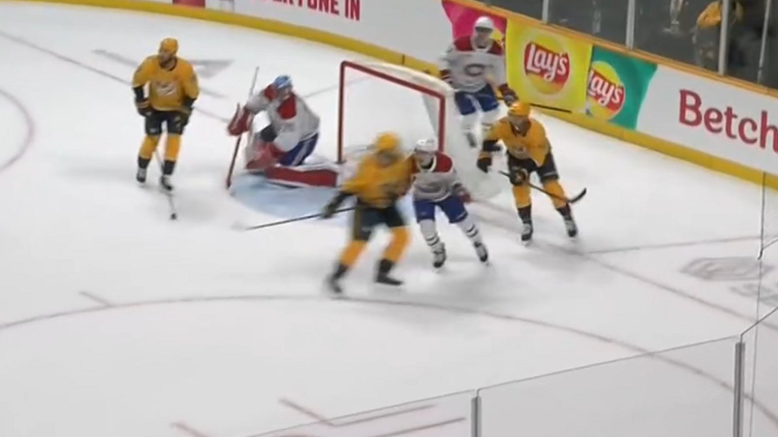 Filip Forsberg attempts to injure Habs rookie Lane Hutson.