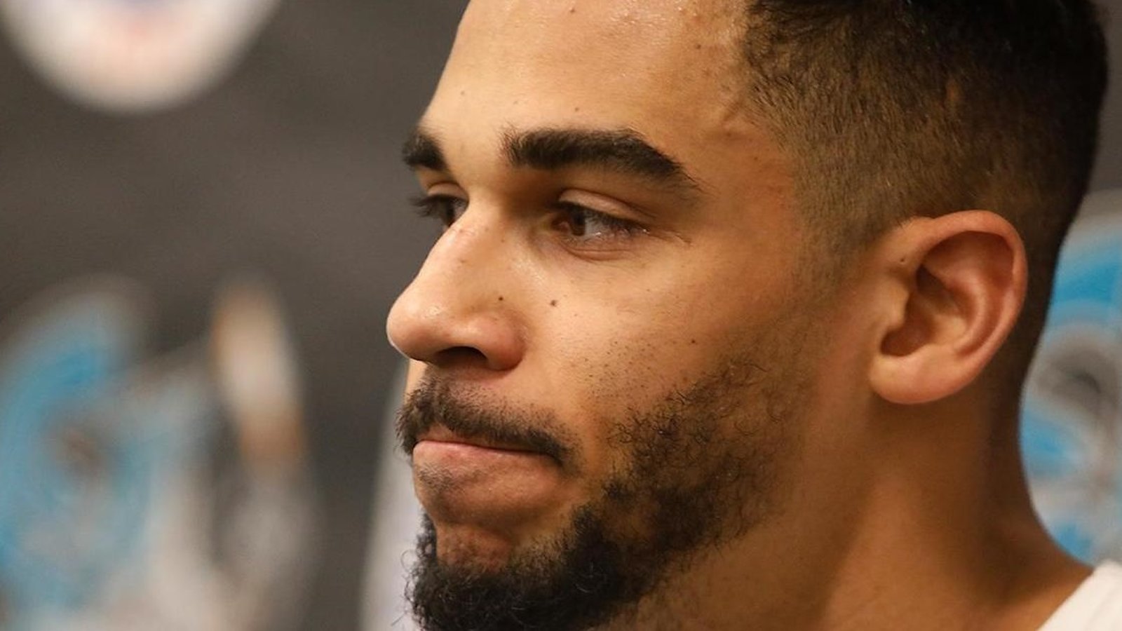 Anna Kane publishes disturbing videos of Evander Kane.