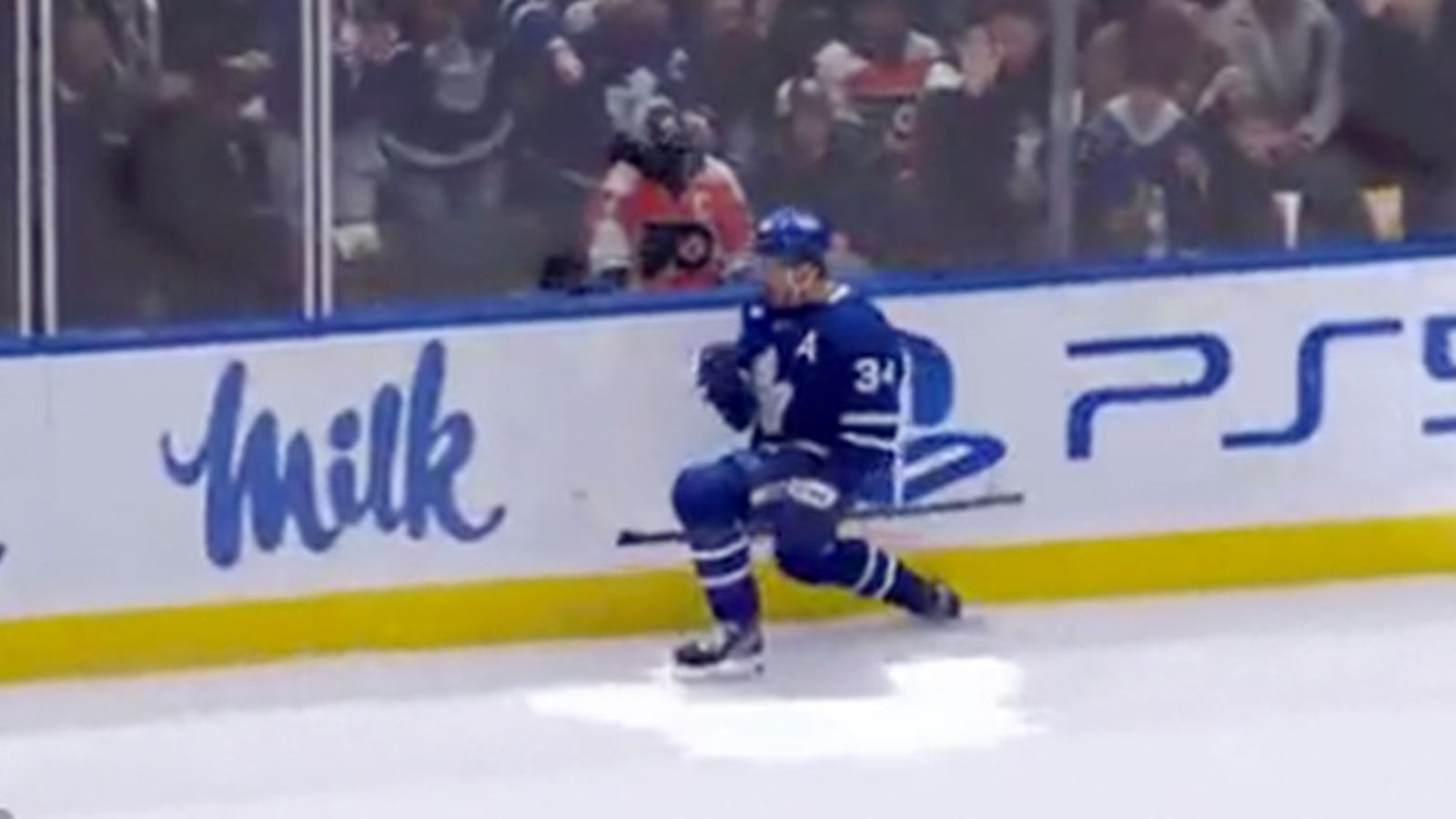 Hat trick for Auston Matthews