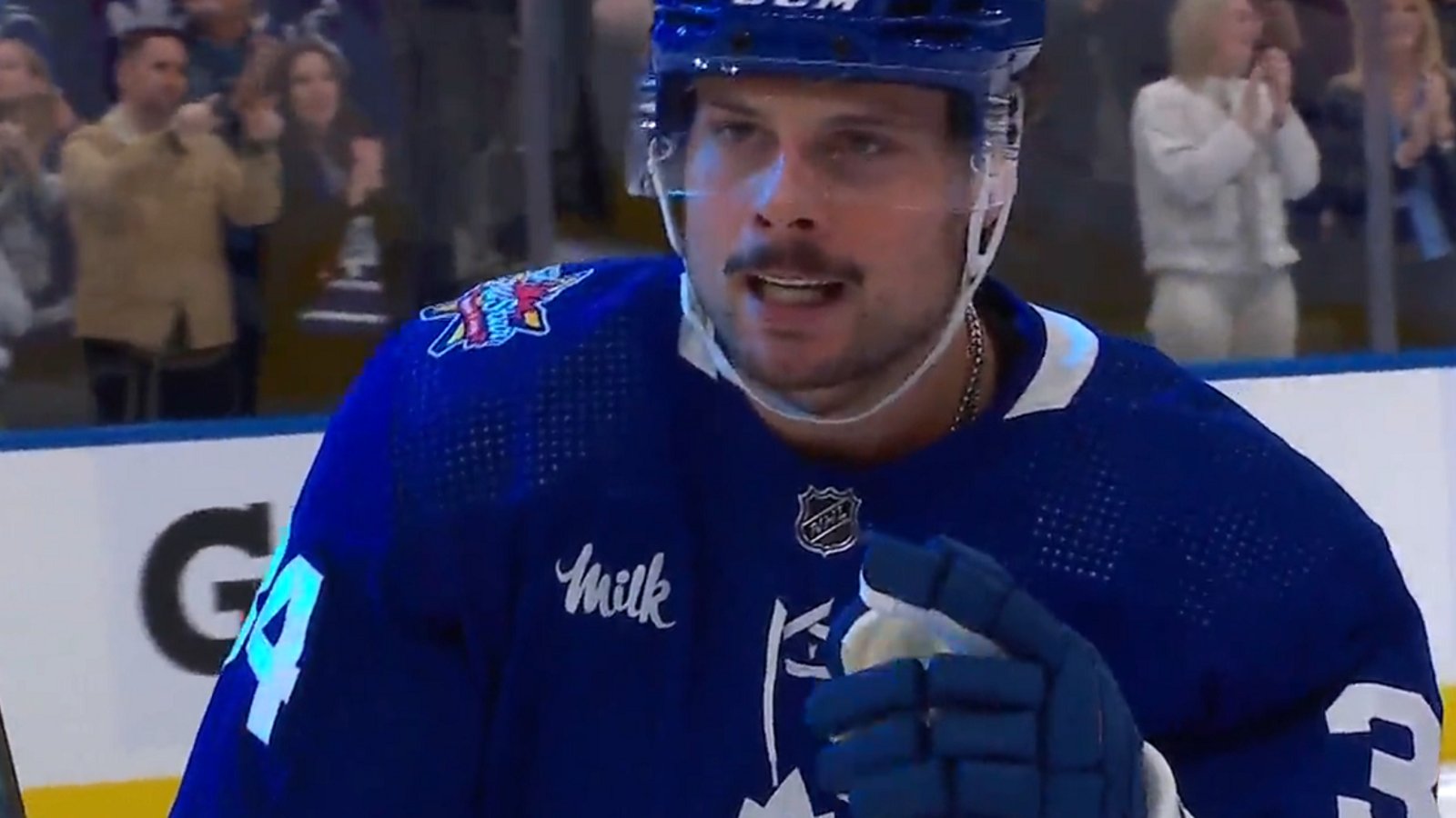Auston Matthews records a hat trick for the second straight night.