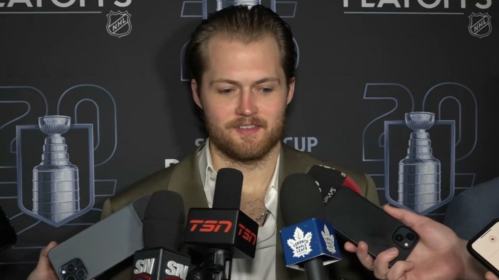 William Nylander responds to threat from Matthew Tkachuk.