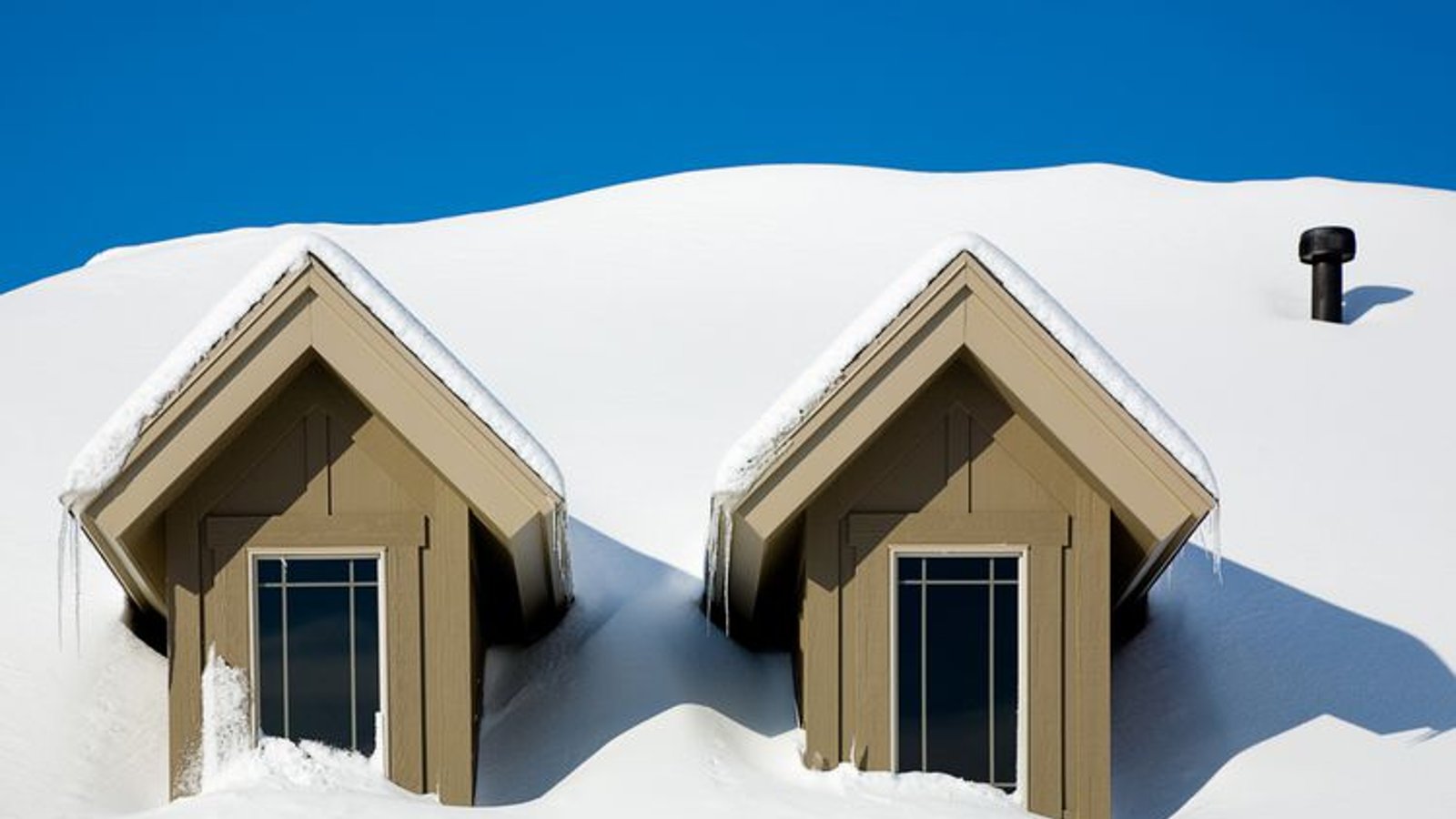 Avez-vous besoin de retirer la neige sur votre toit?