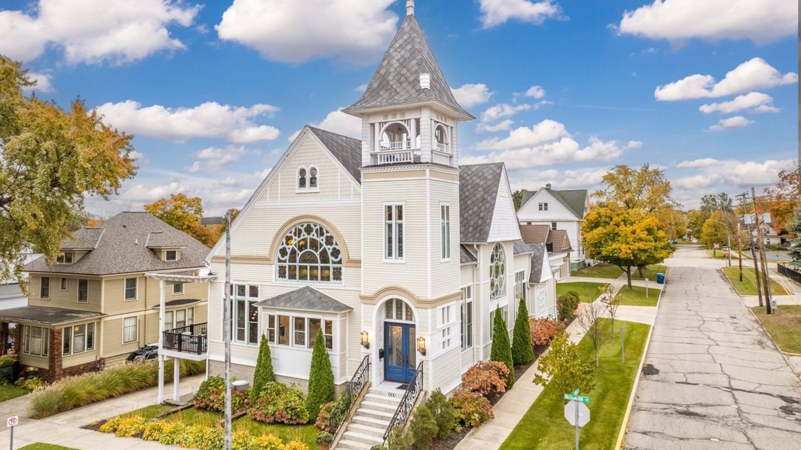 Église de 1872 transformée en sensationnelle propriété résidentielle