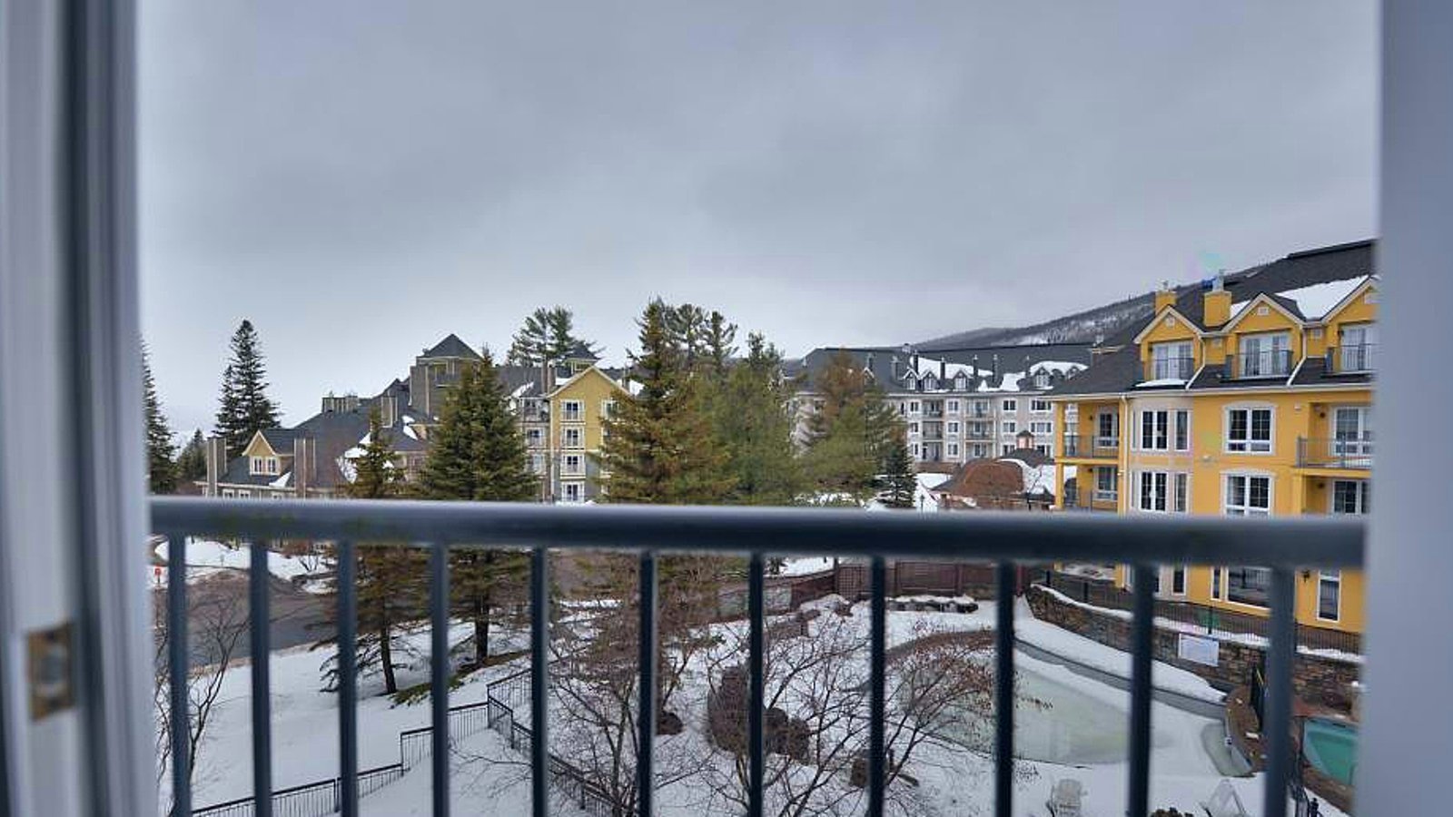 Une chance unique! Pied-à-terre meublé à Tremblant à seulement 170 000 $