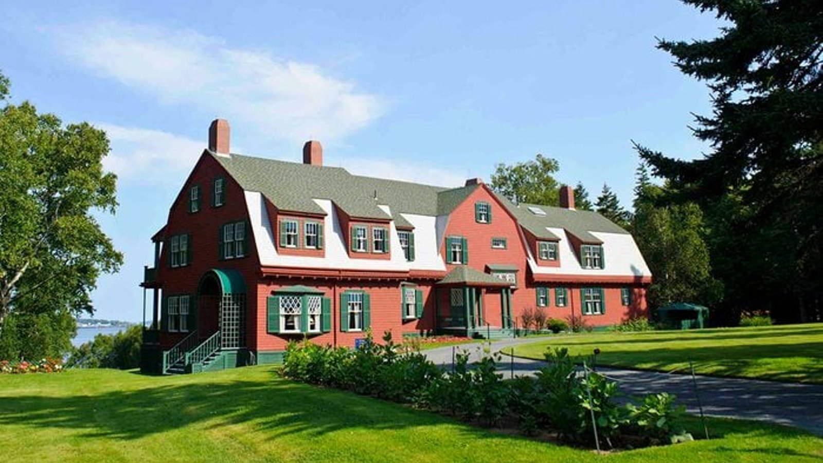 Des merveilles architecturales aux monuments historiques majeurs, ces maisons canadiennes valent la peine d’être explorées