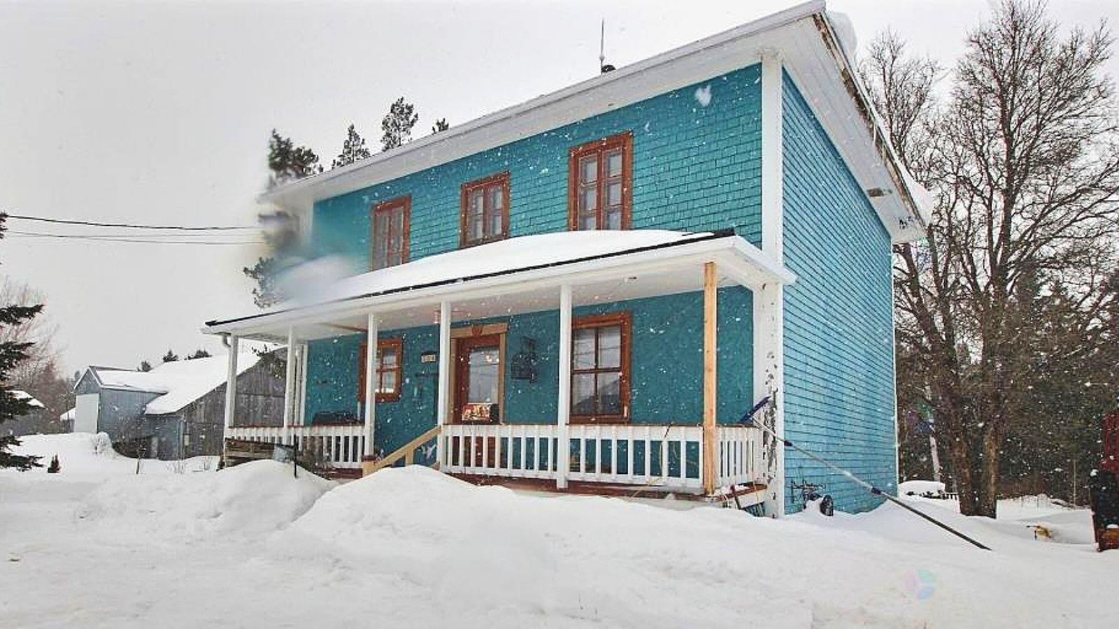 Charmante comme tout! Centenaire de 4 chambres à vendre pour 239 900 $ 