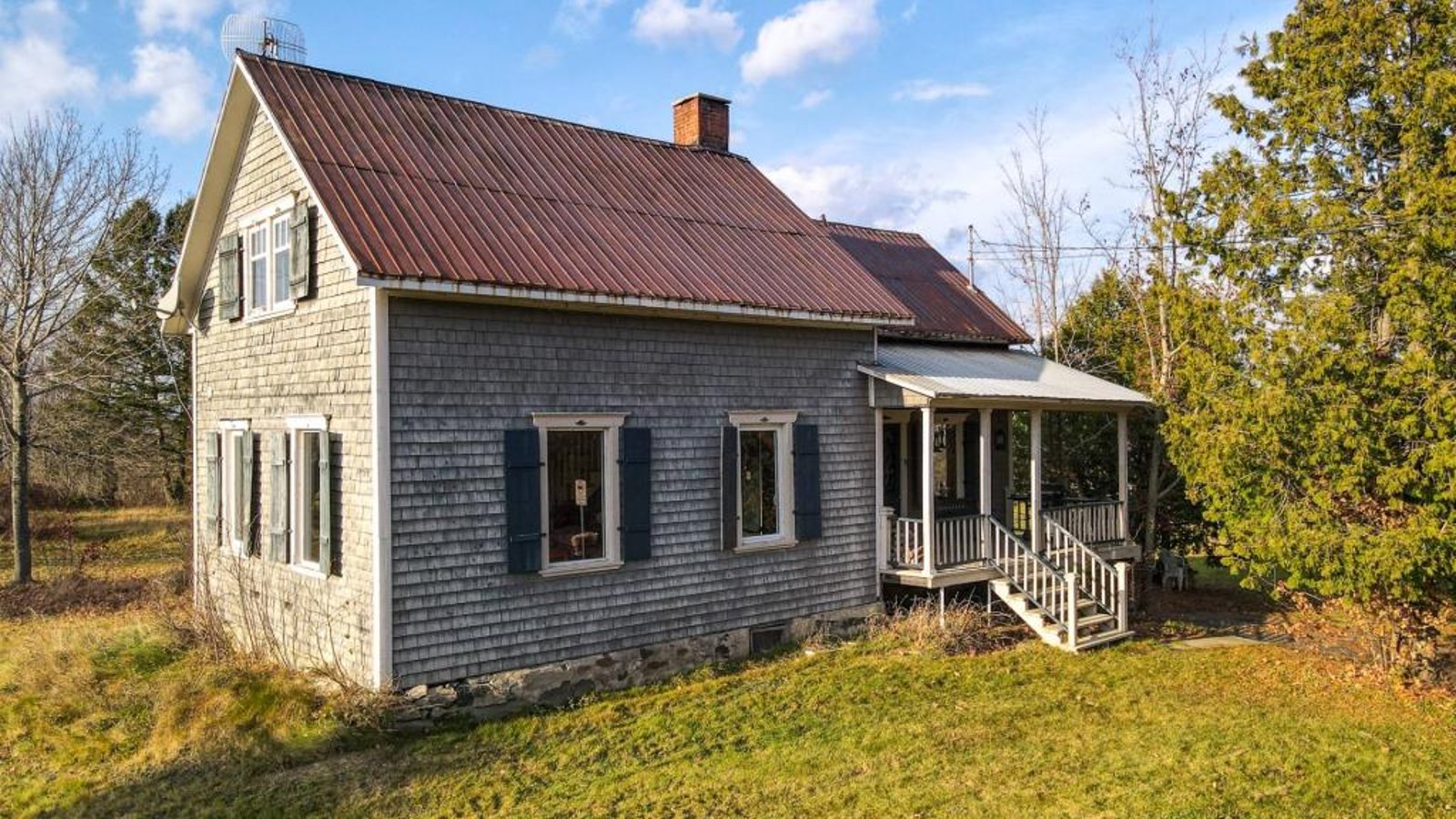 Maison de campagne au cachet chaleureux à vendre pour 139 000 $