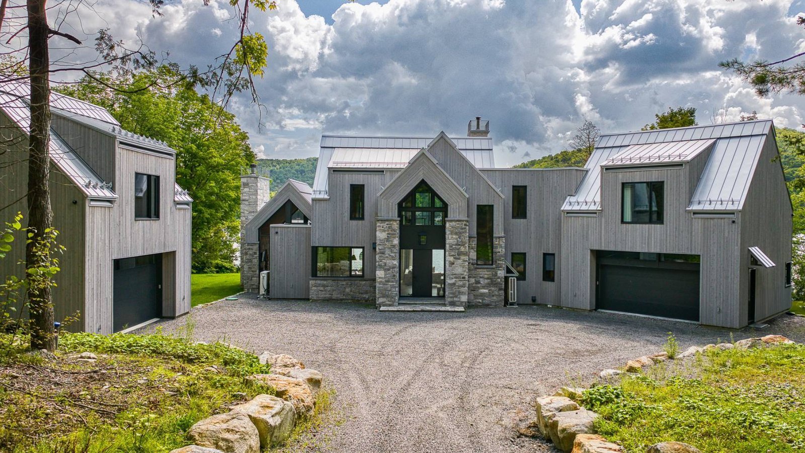 L’impressionnant chalet du joueur de hockey Jonathan Bernier est à vendre