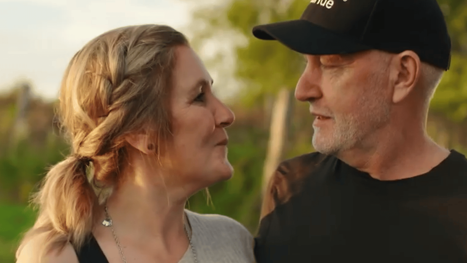 Ève et Denis de L'amour est dans le pré annoncent la plus belle des nouvelles