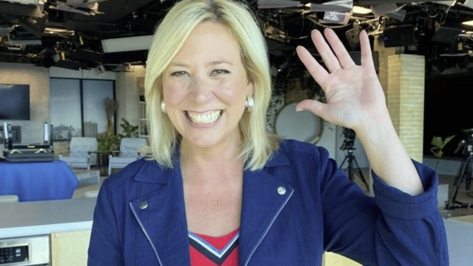 L'équipe de Salut Bonjour fait toute une surprise à Ève-Marie Lortie pour souligner ses 20 ans à l'émission