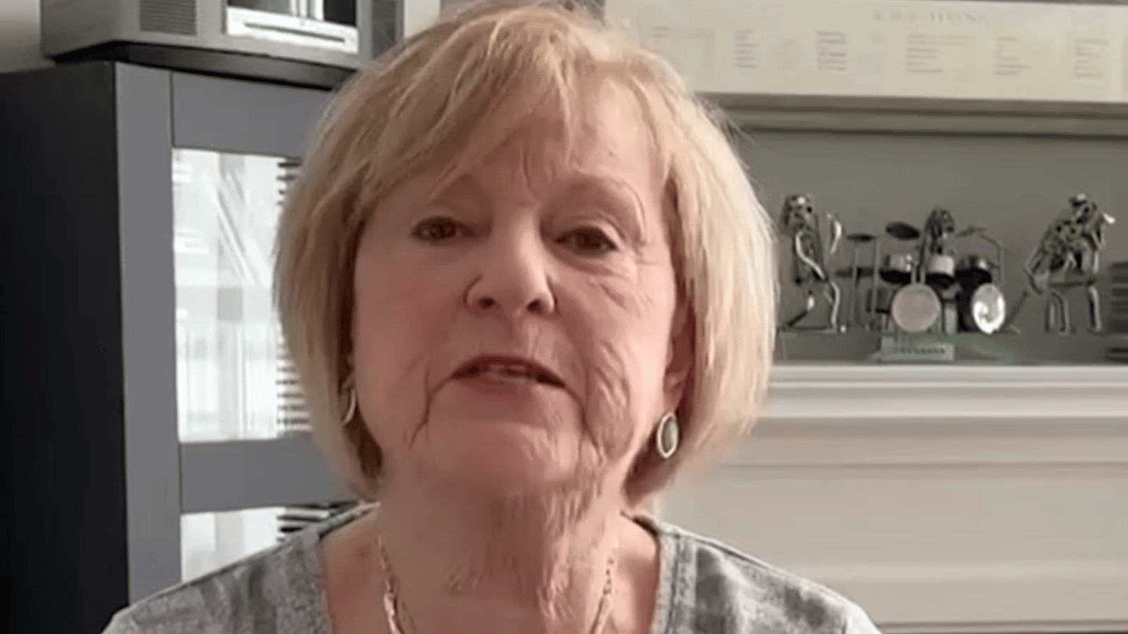 Claudette Dion en rajoute une couche et critique encore le film Aline