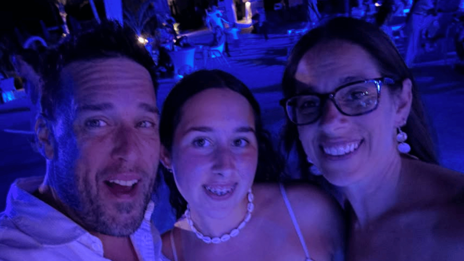 10 photos de P-A Méthot, de son amoureuse et de leur fille alors qu'il est à En direct de l’univers