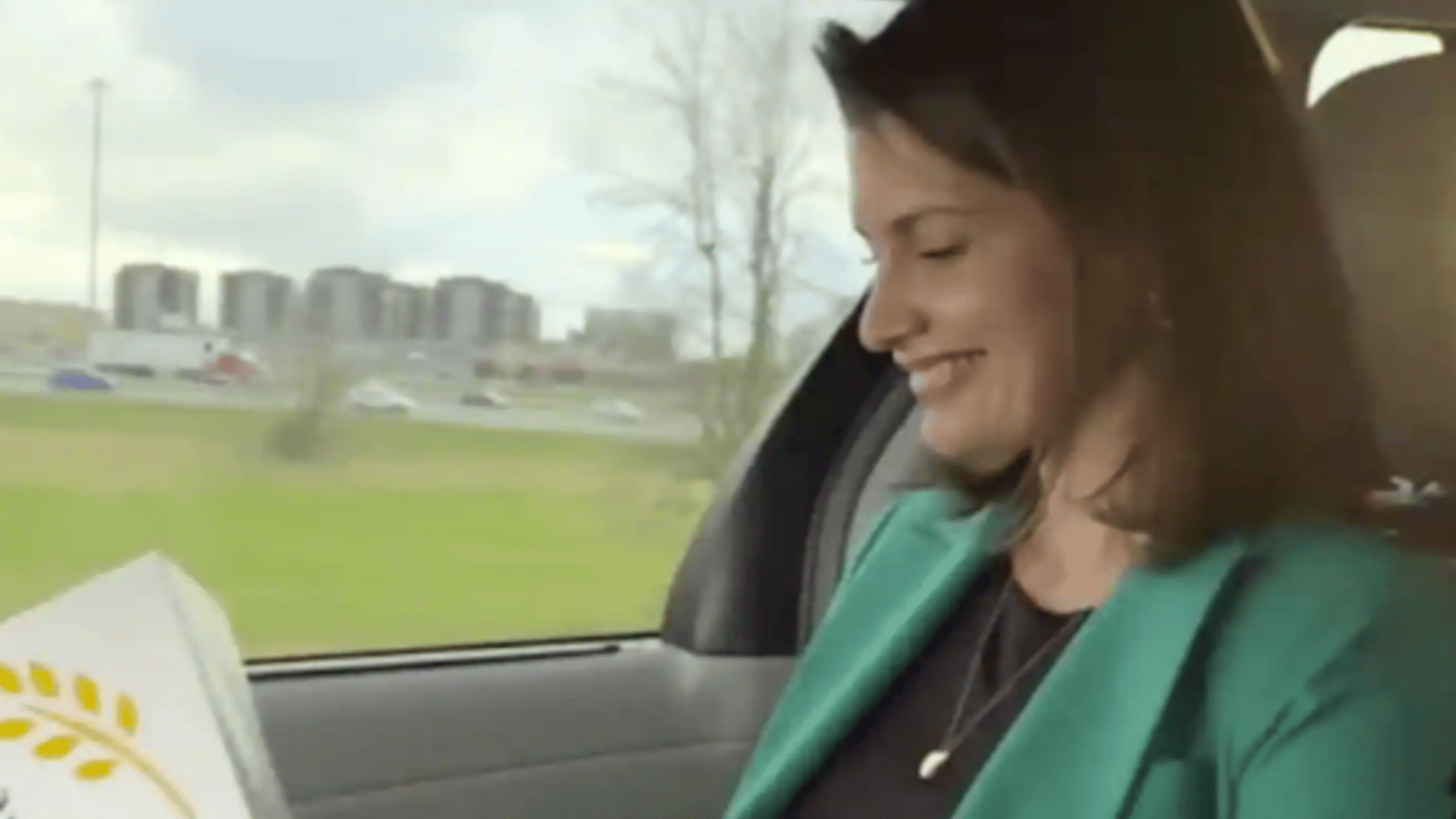 Geneviève Guilbault impliquée dans une controverse pour ne pas avoir porté sa ceinture de sécurité en voiture