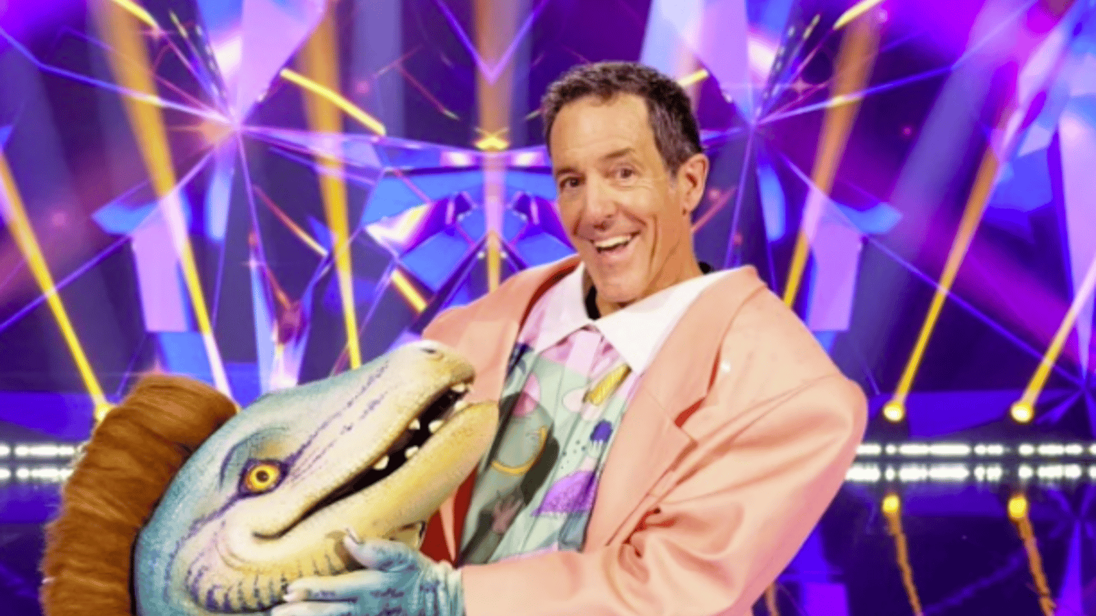 Alain Dumas réagit après s'être fait démasquer dans Chanteurs masqués
