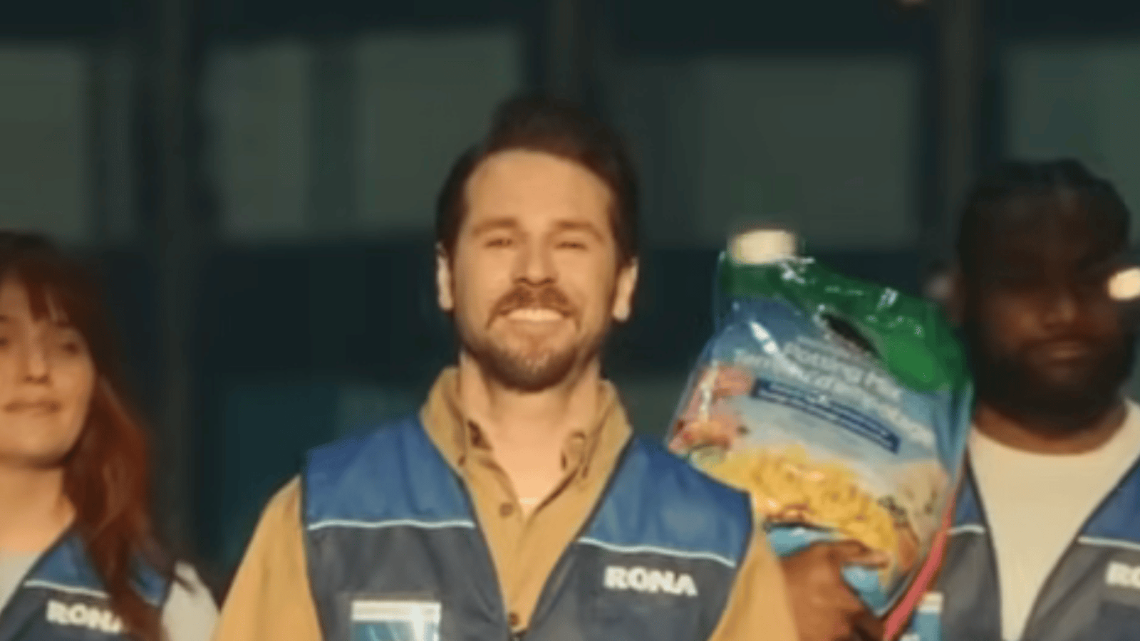 «Mike chez RONA» : voici d'où vient cette fameuse chanson qui nous reste dans la tête.